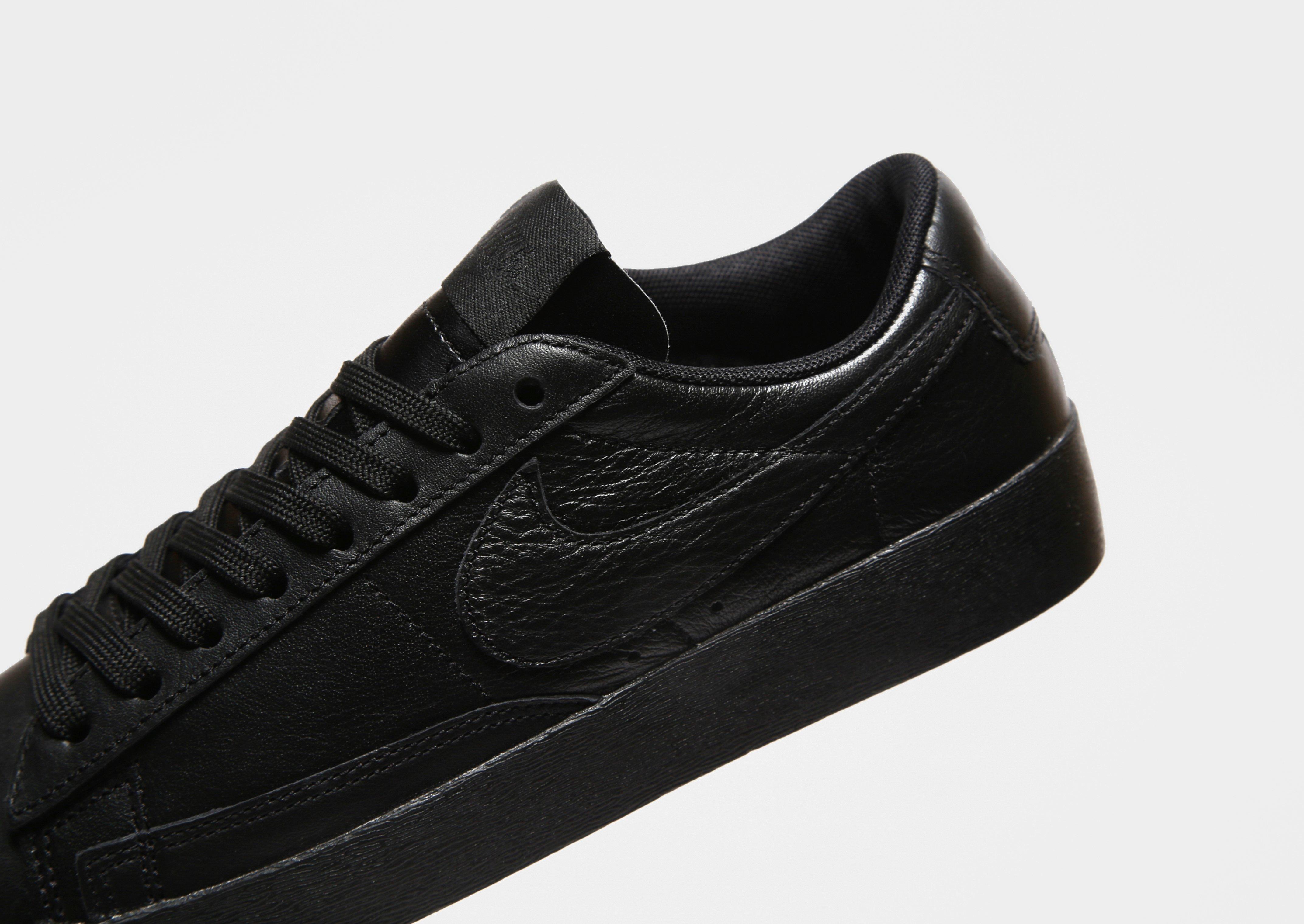 nike blazer low negras