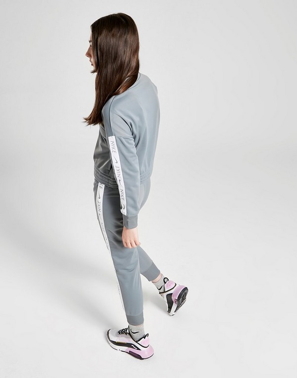 Shop Den Nike Nike Sportswear Trainingsanzug Fur Altere Kinder In Weiss