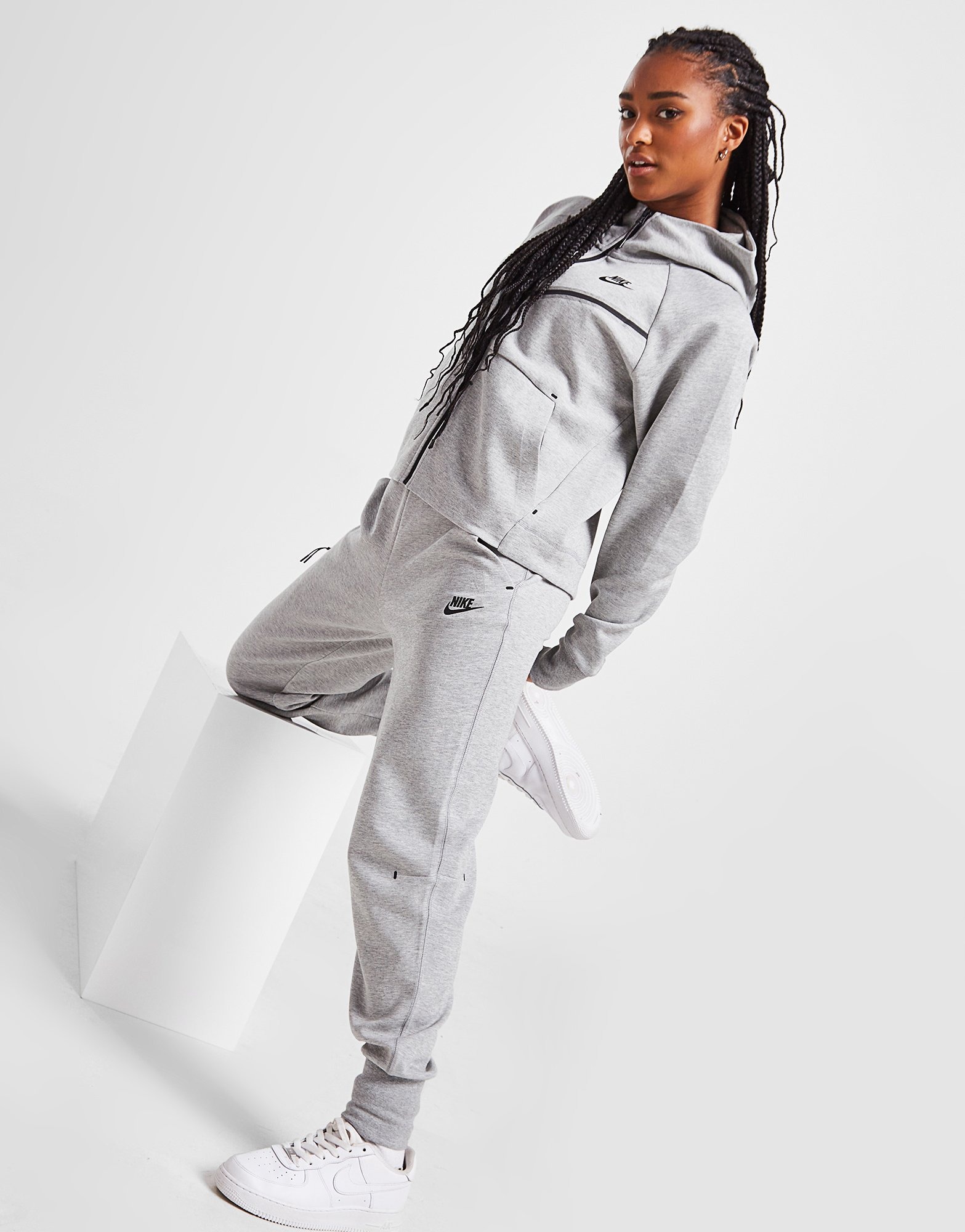 Sequía recinto Escoger Nike pantalón de chándal Tech Fleece en Gris | JD Sports España