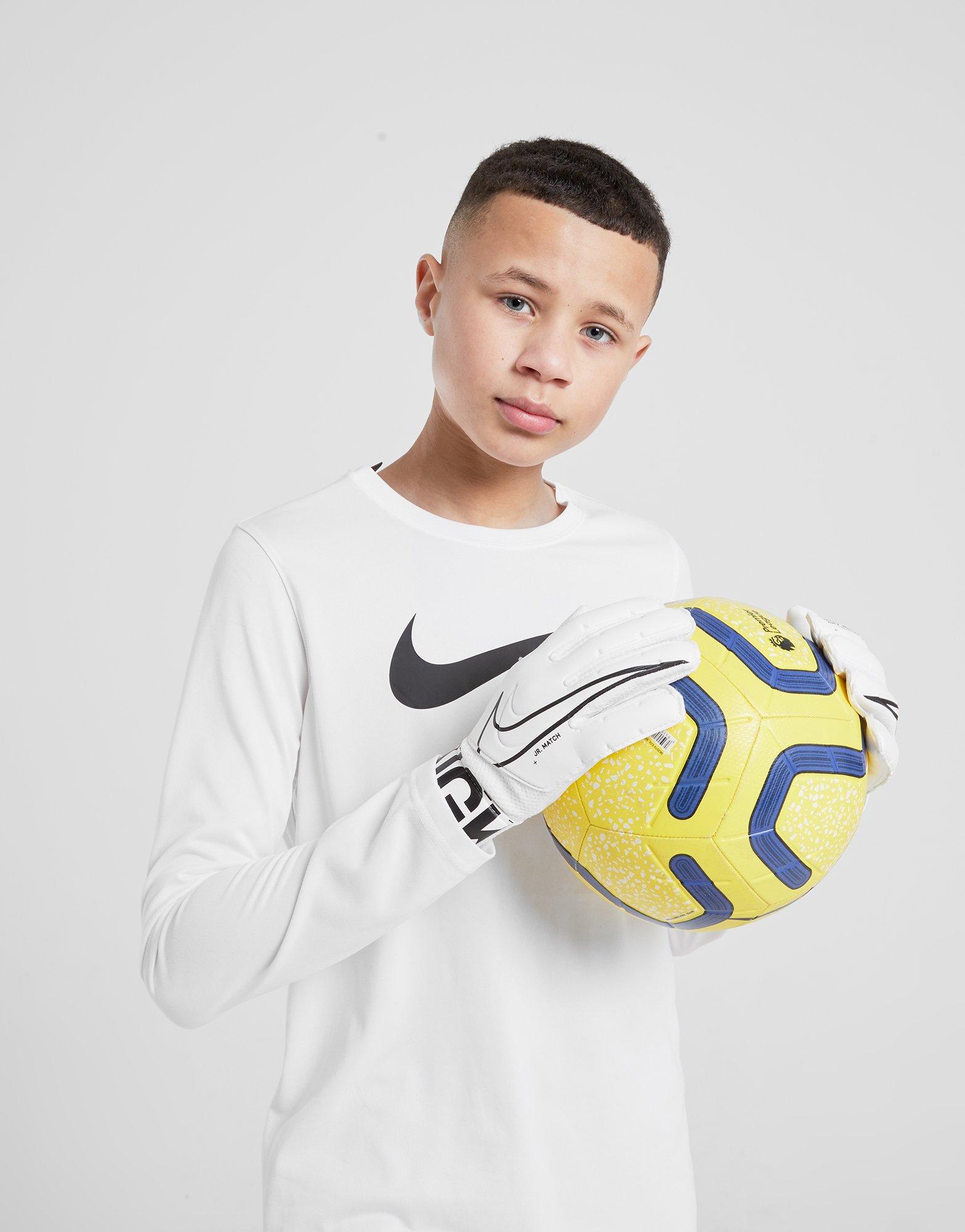 nike match junior goalkeeper gloves
