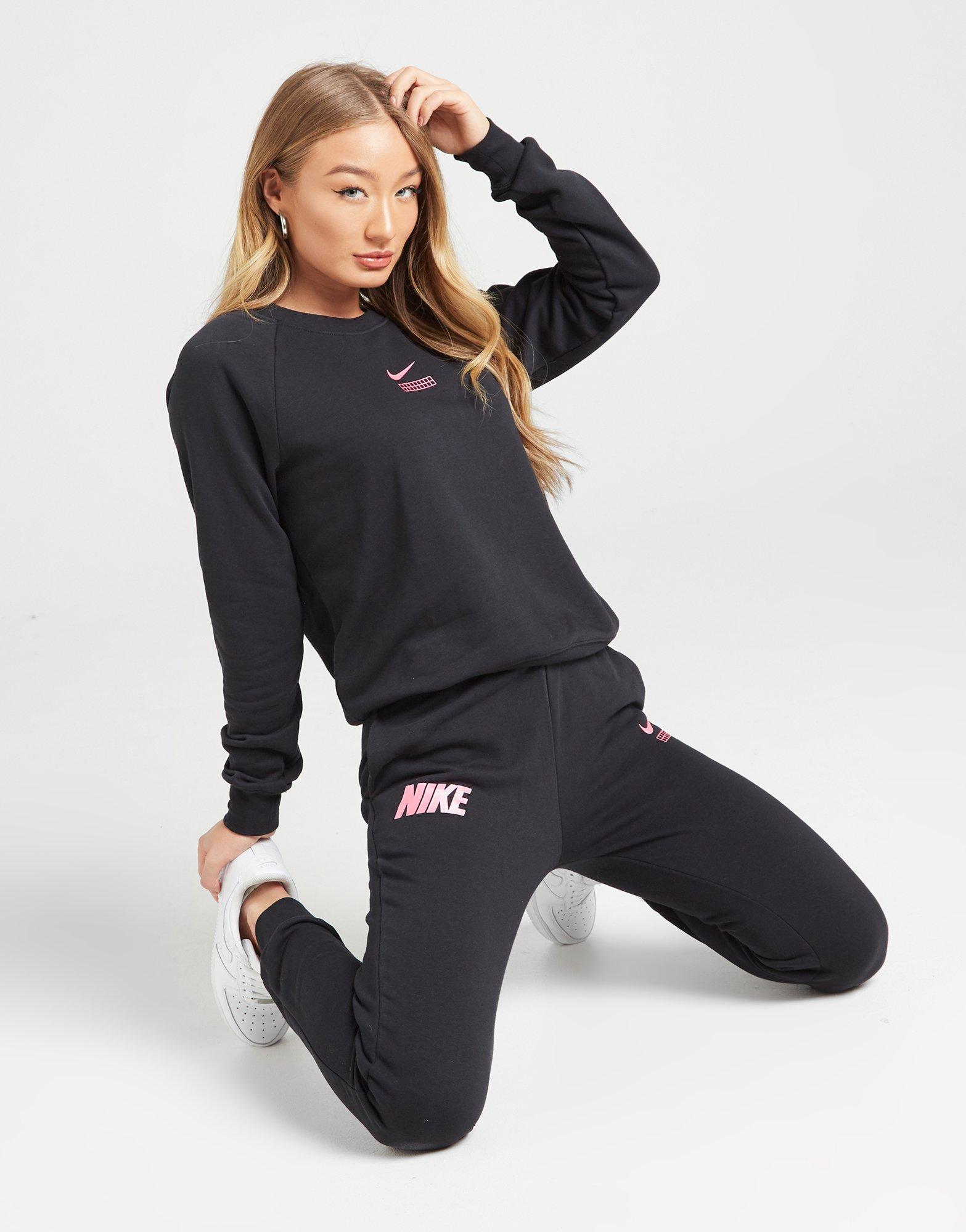 nike women's standard fit joggers