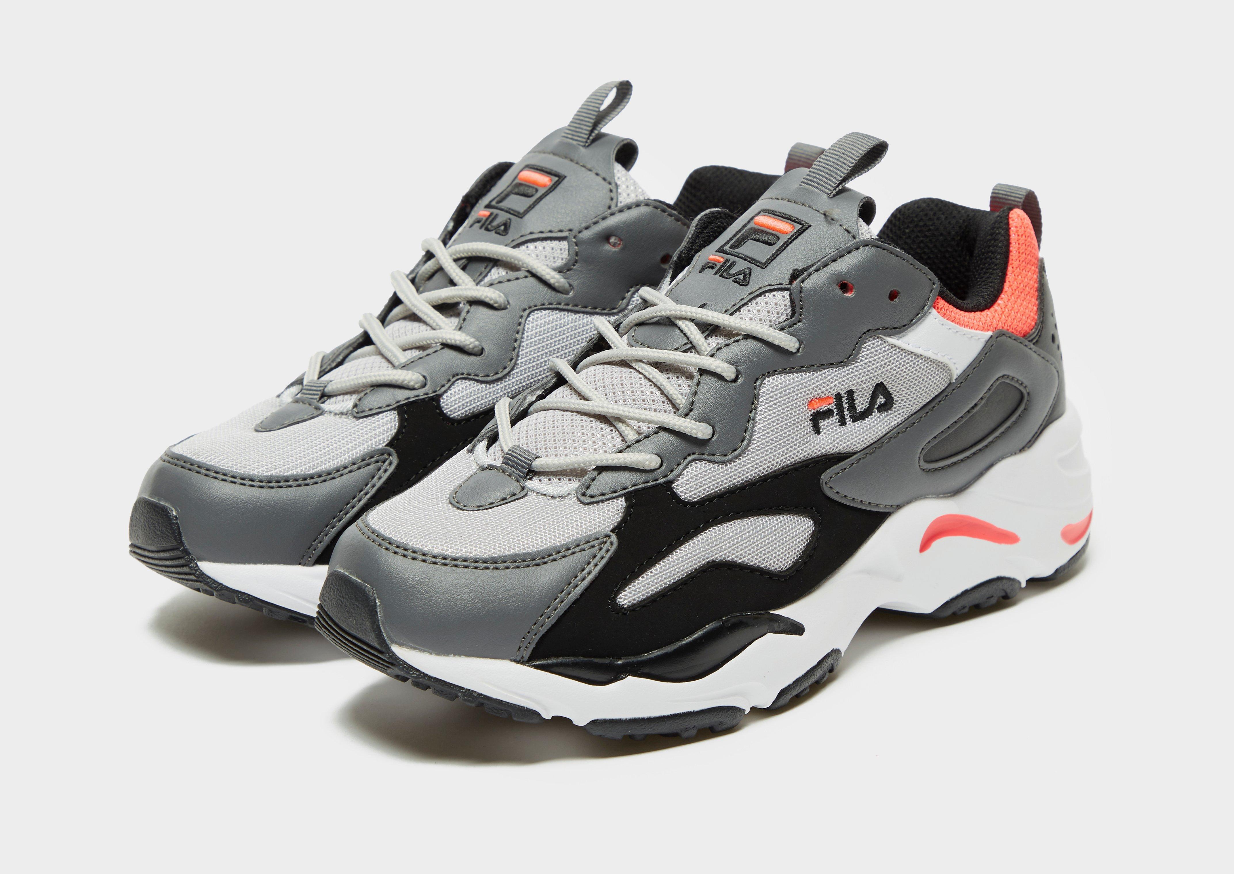 fila ray tracer preto