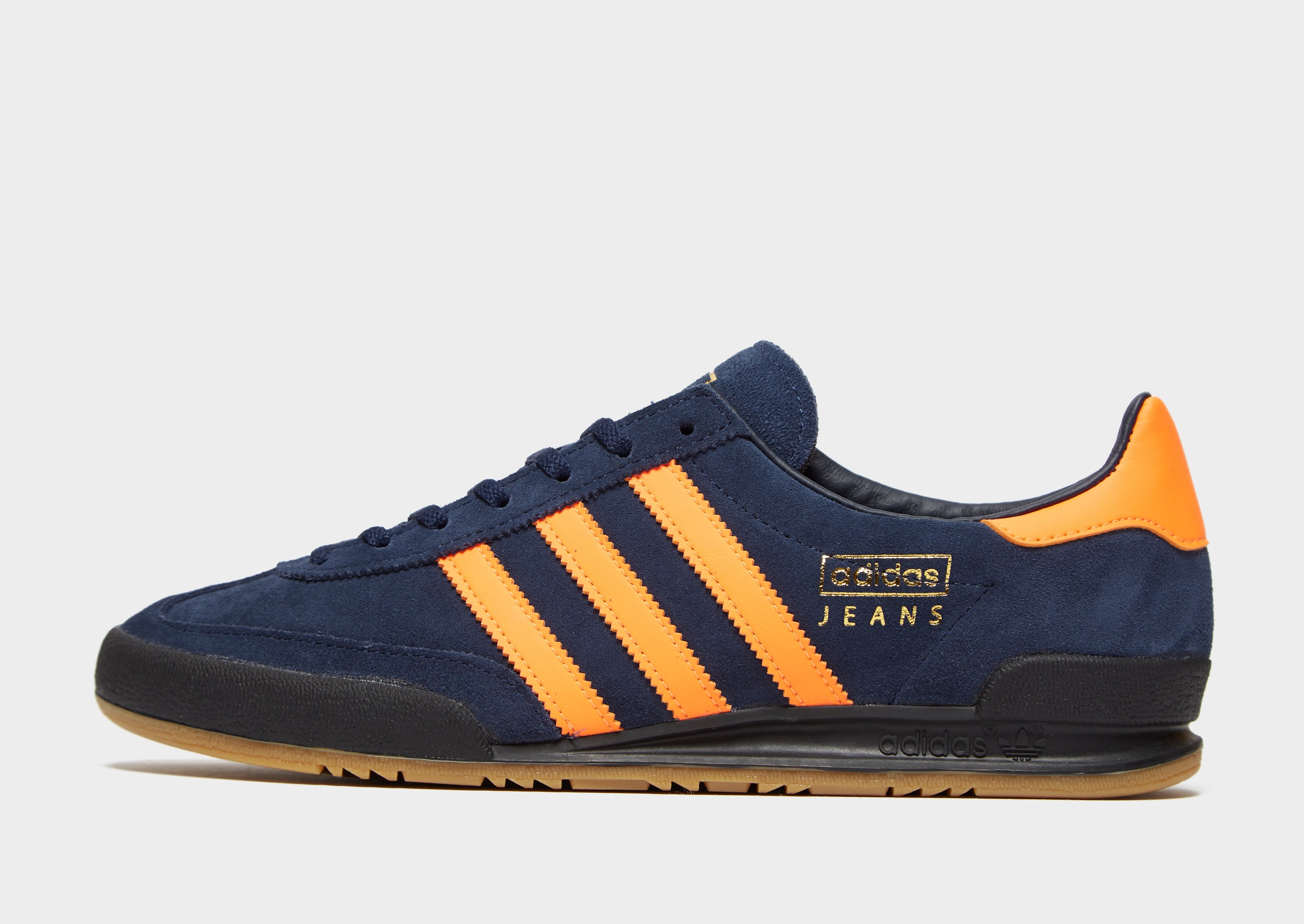 adidas Originals Jeans em Azul | JD Sports