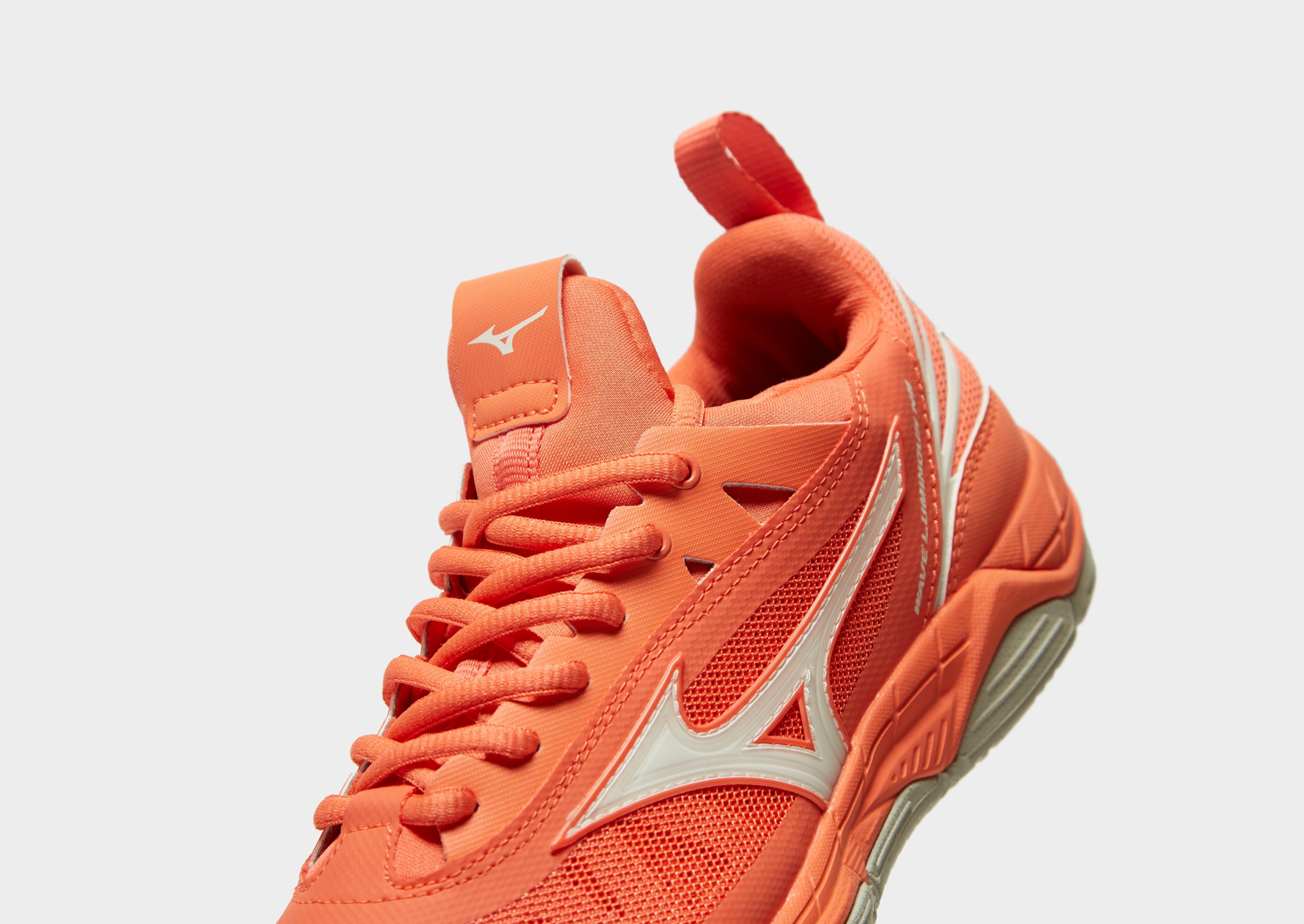 mizuno wave luminous women