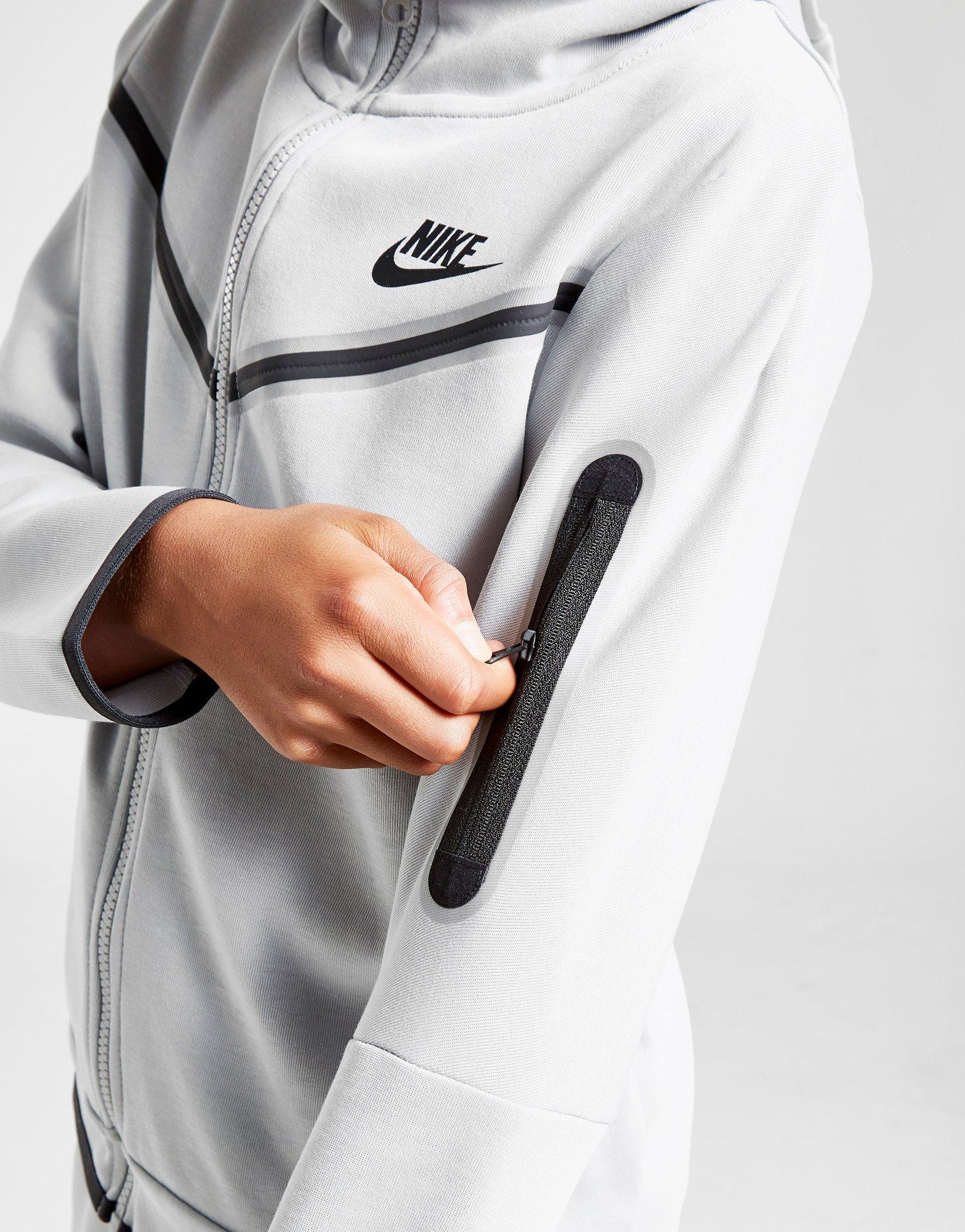 nike tech junior