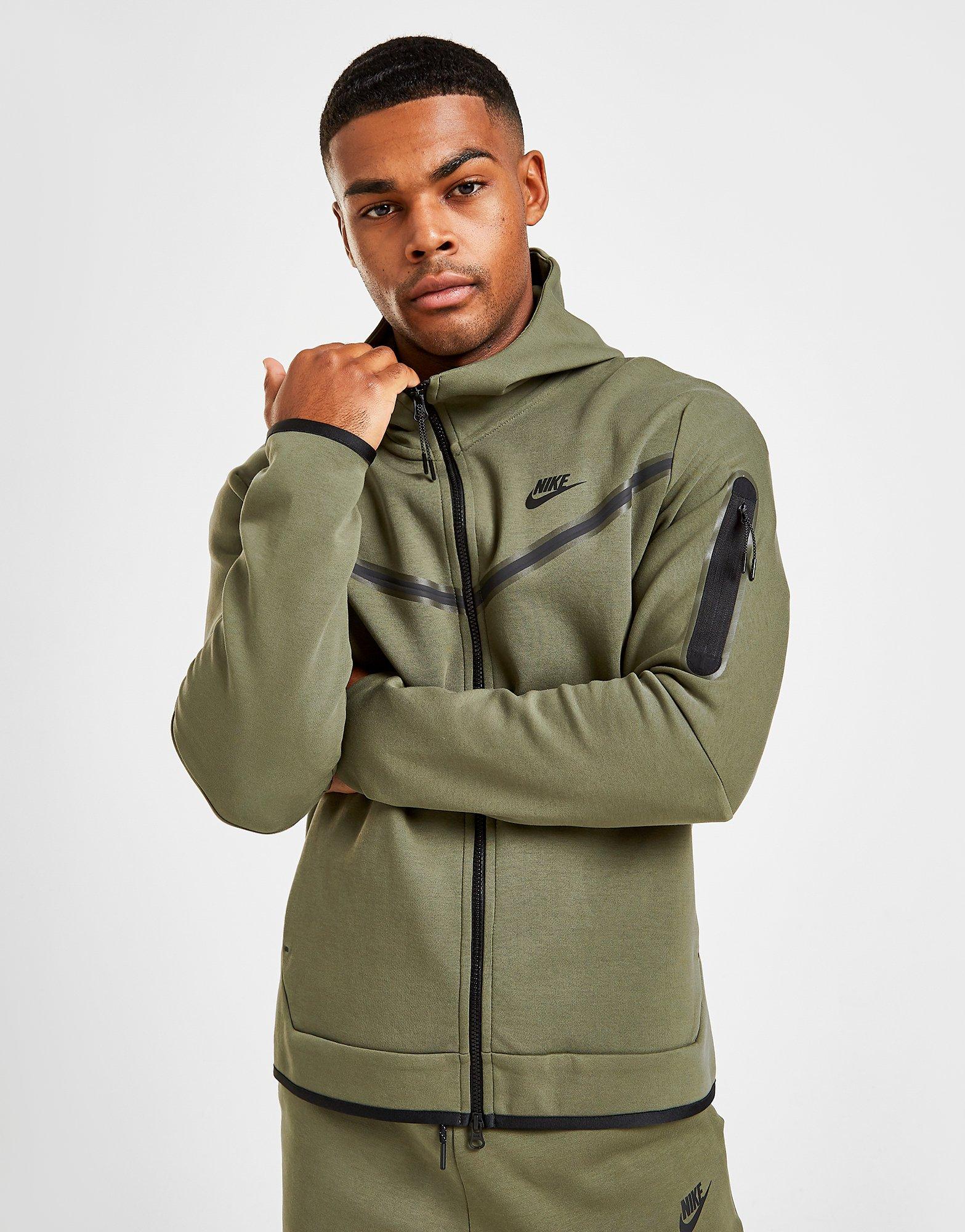 nike fleece windrunner