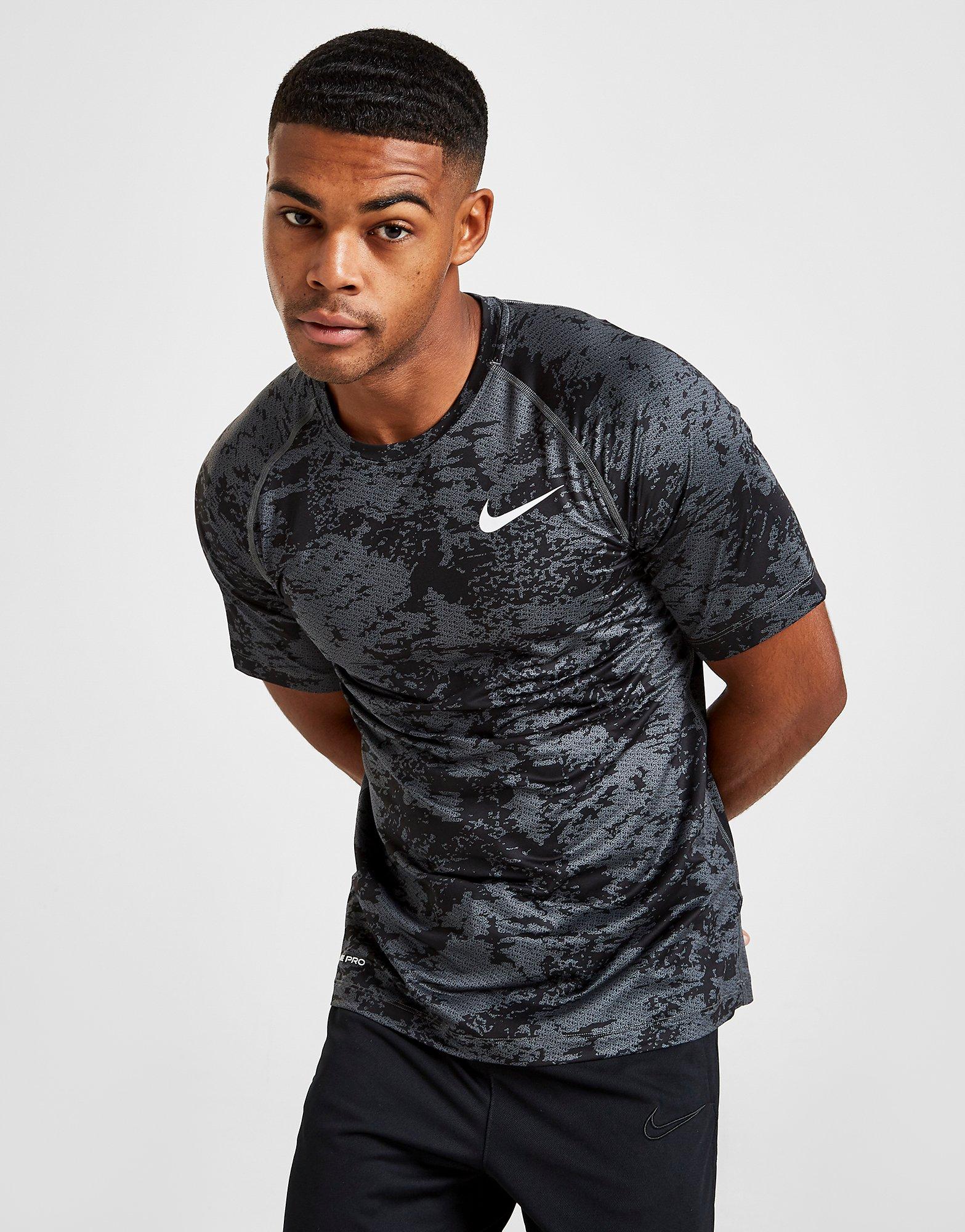 Nike Pro Camo T-Shirt in Bianco | JD Sports