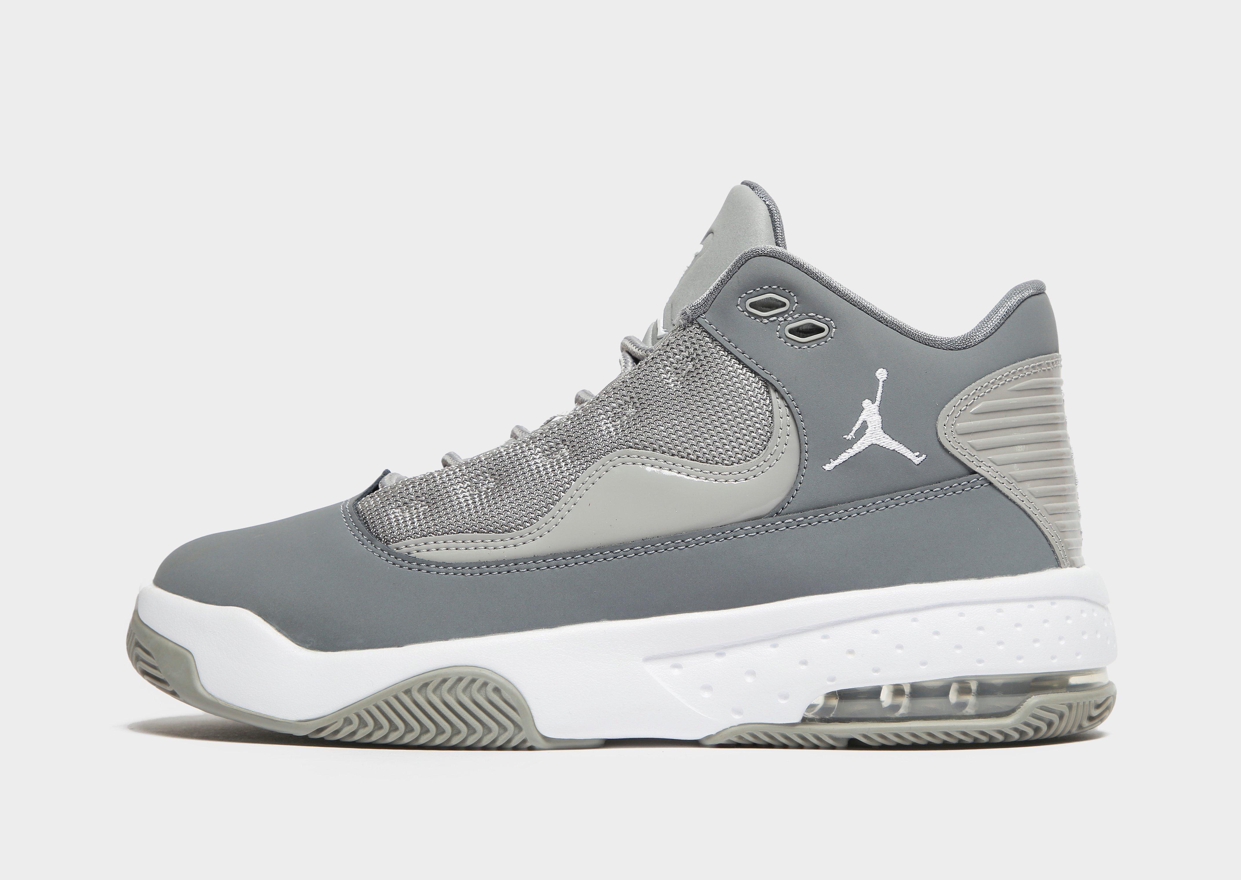 jordan max aura junior grey