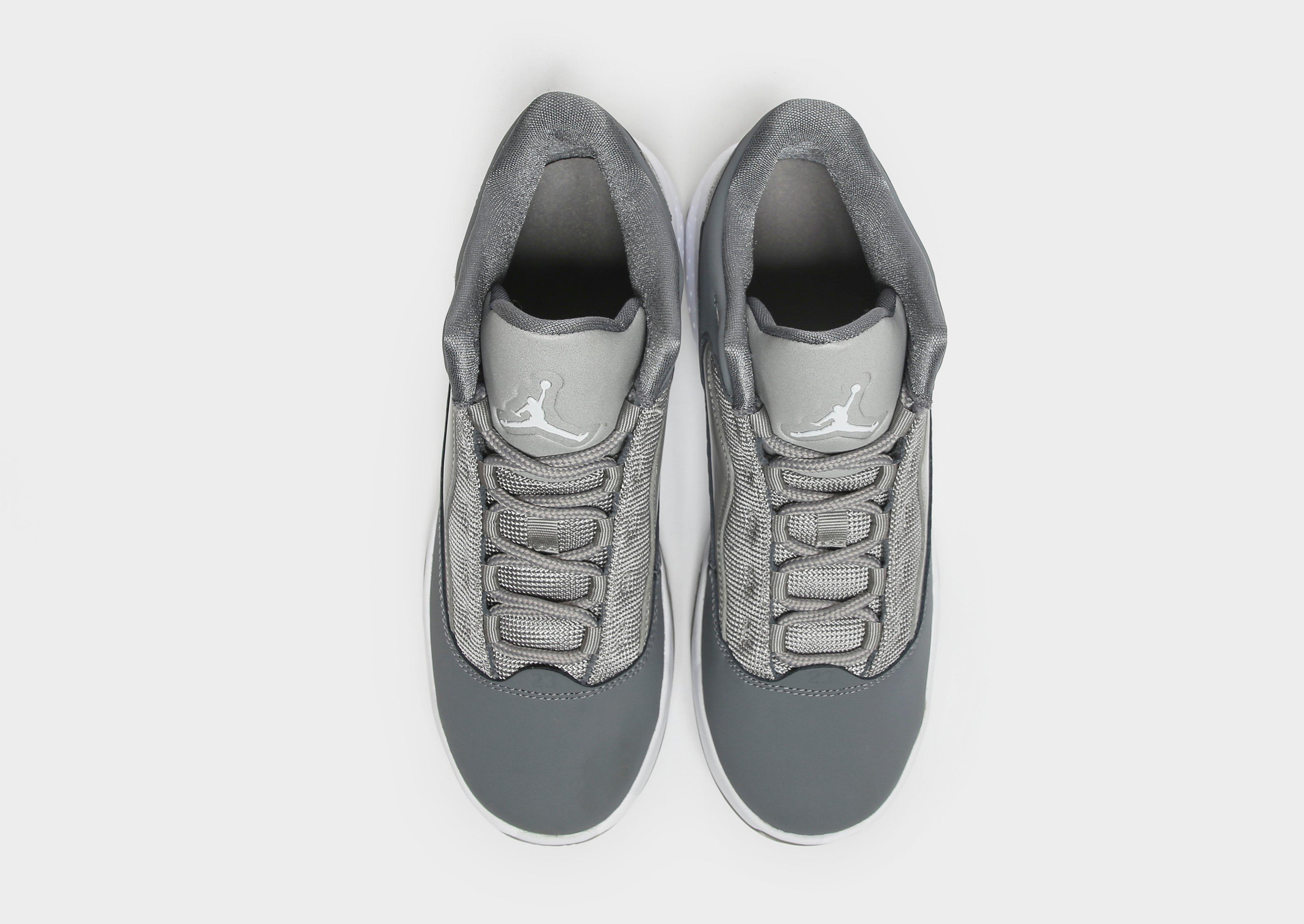 jordan max aura grey junior