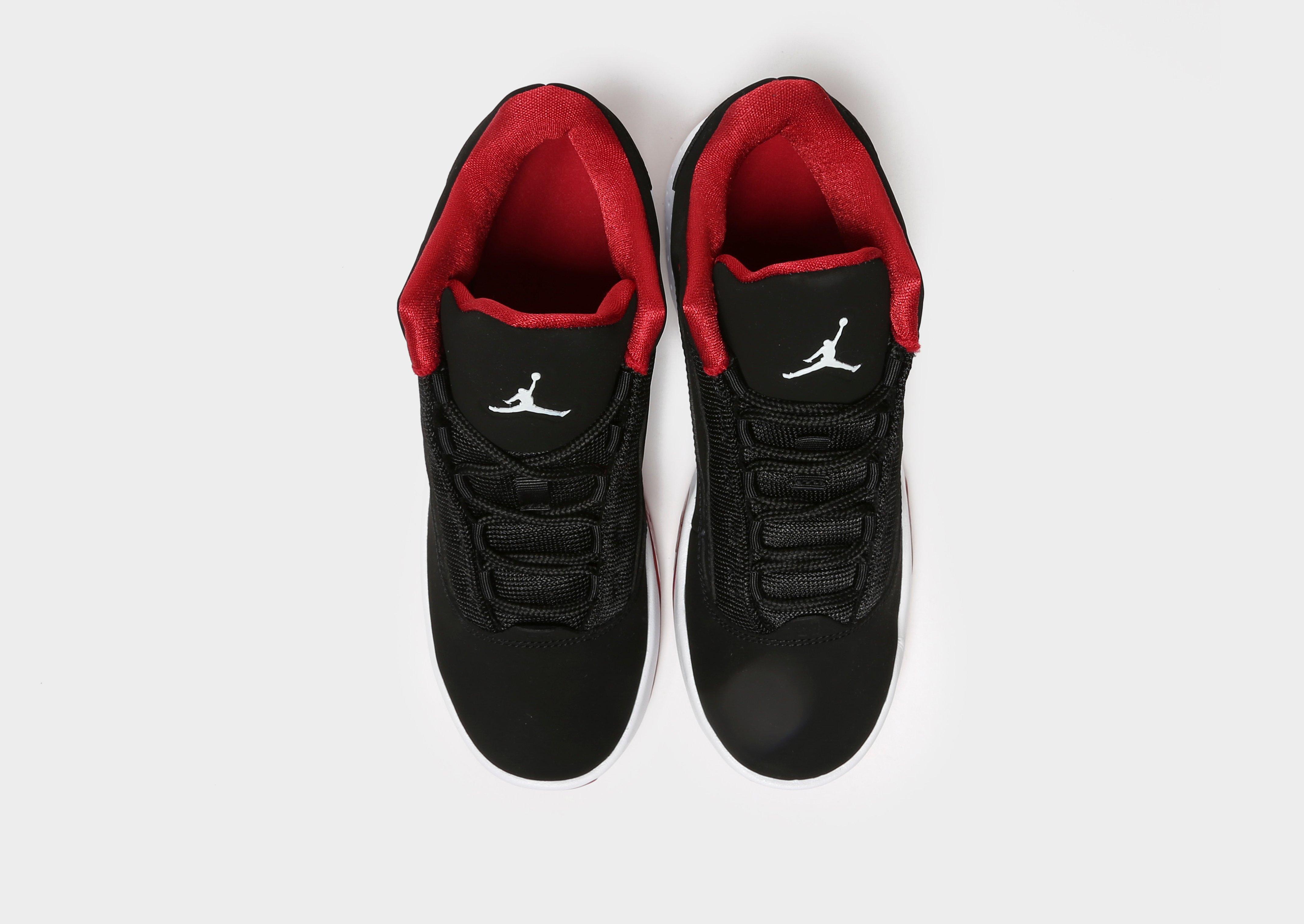 jordan max aura black and red junior