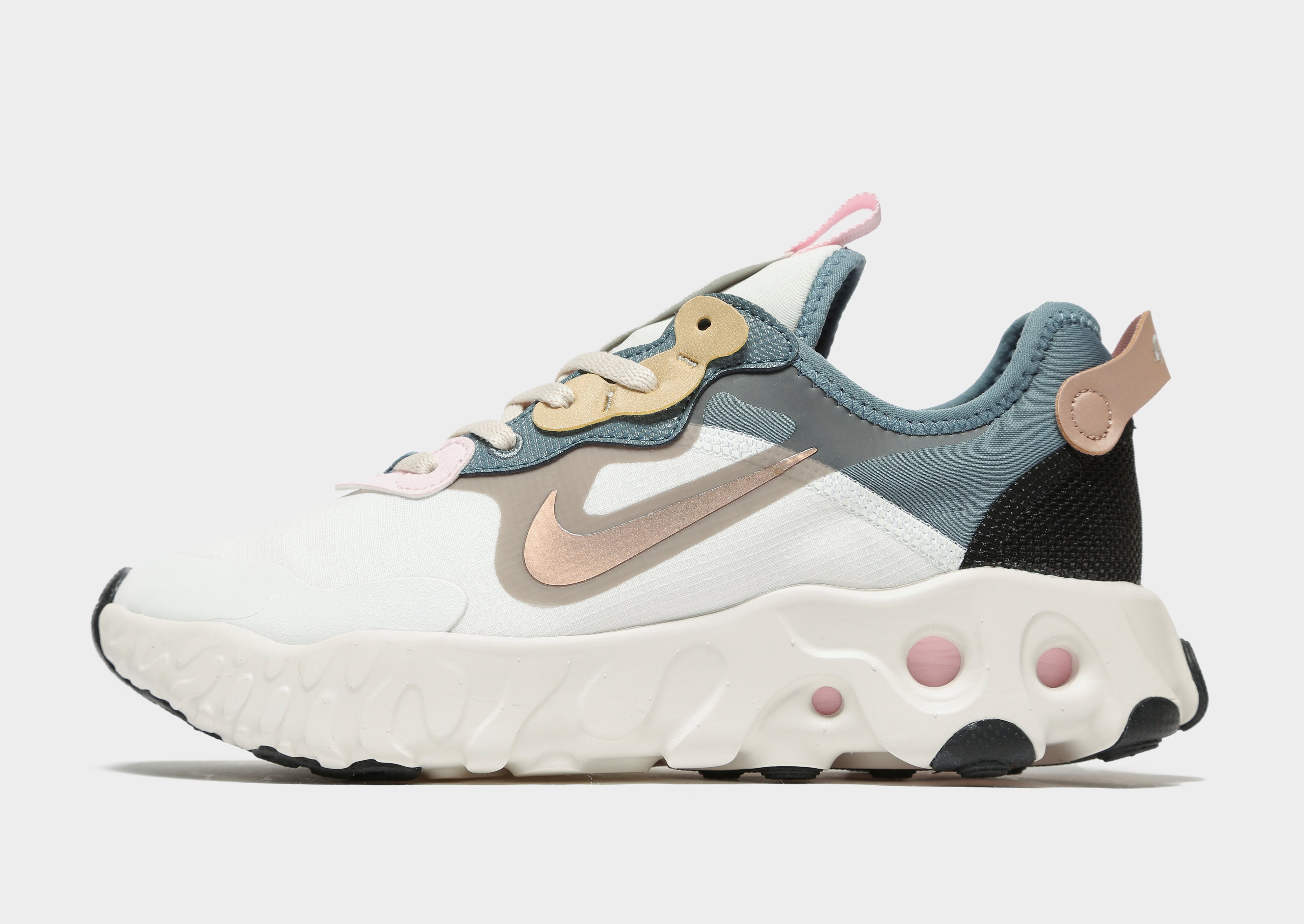 black nike react art3mis