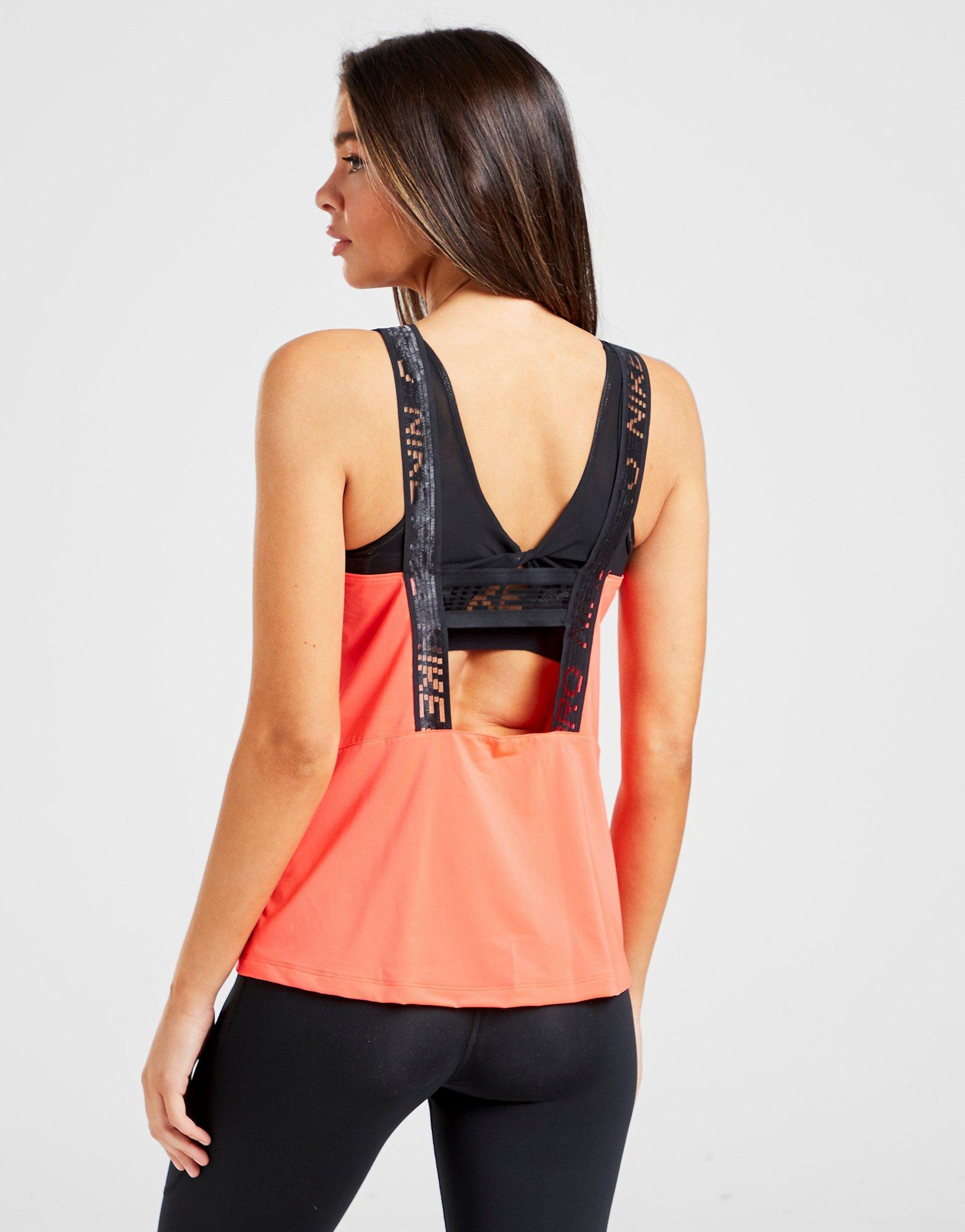 nike cropped elastika tank