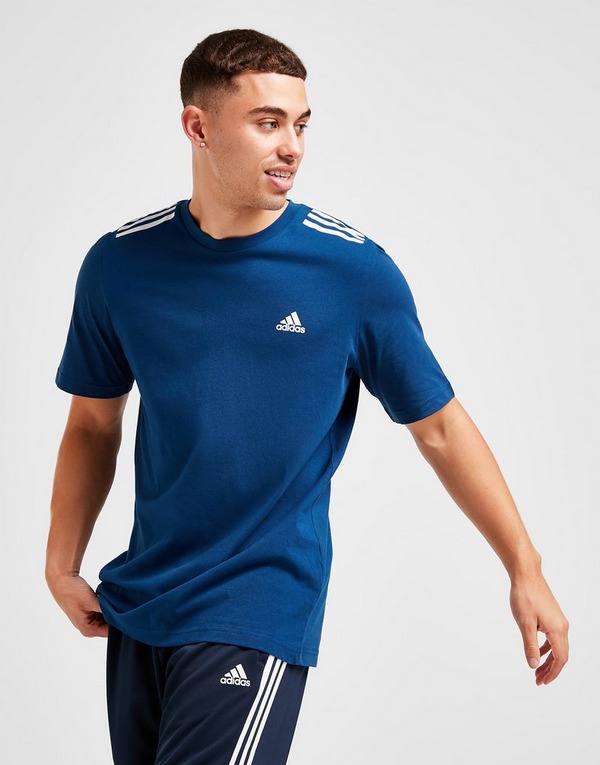 Blå adidas Badge of Sport 3-Stripes T-Shirt | JD