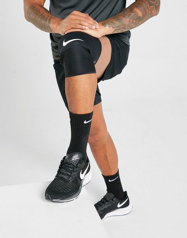 Nike Pro Combat Closed Patella Sleeve