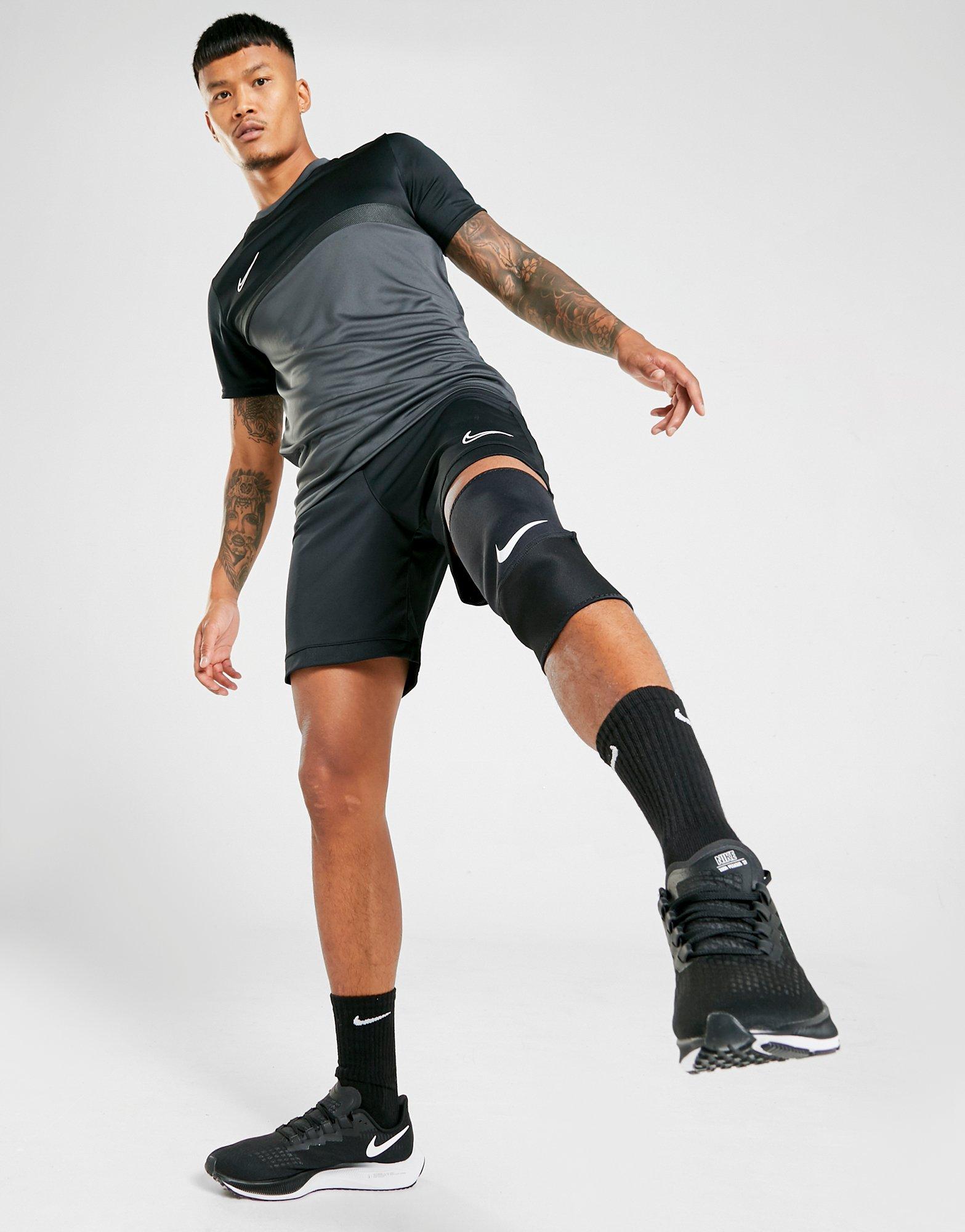 Buy Nike Pro Combat Closed Patella Sleeve | JD Sports