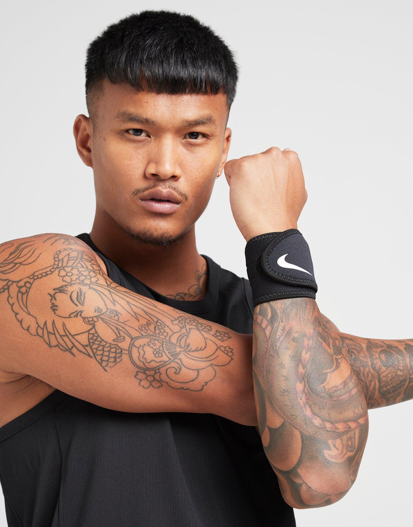 nike pro combat wrist wrap 2.0