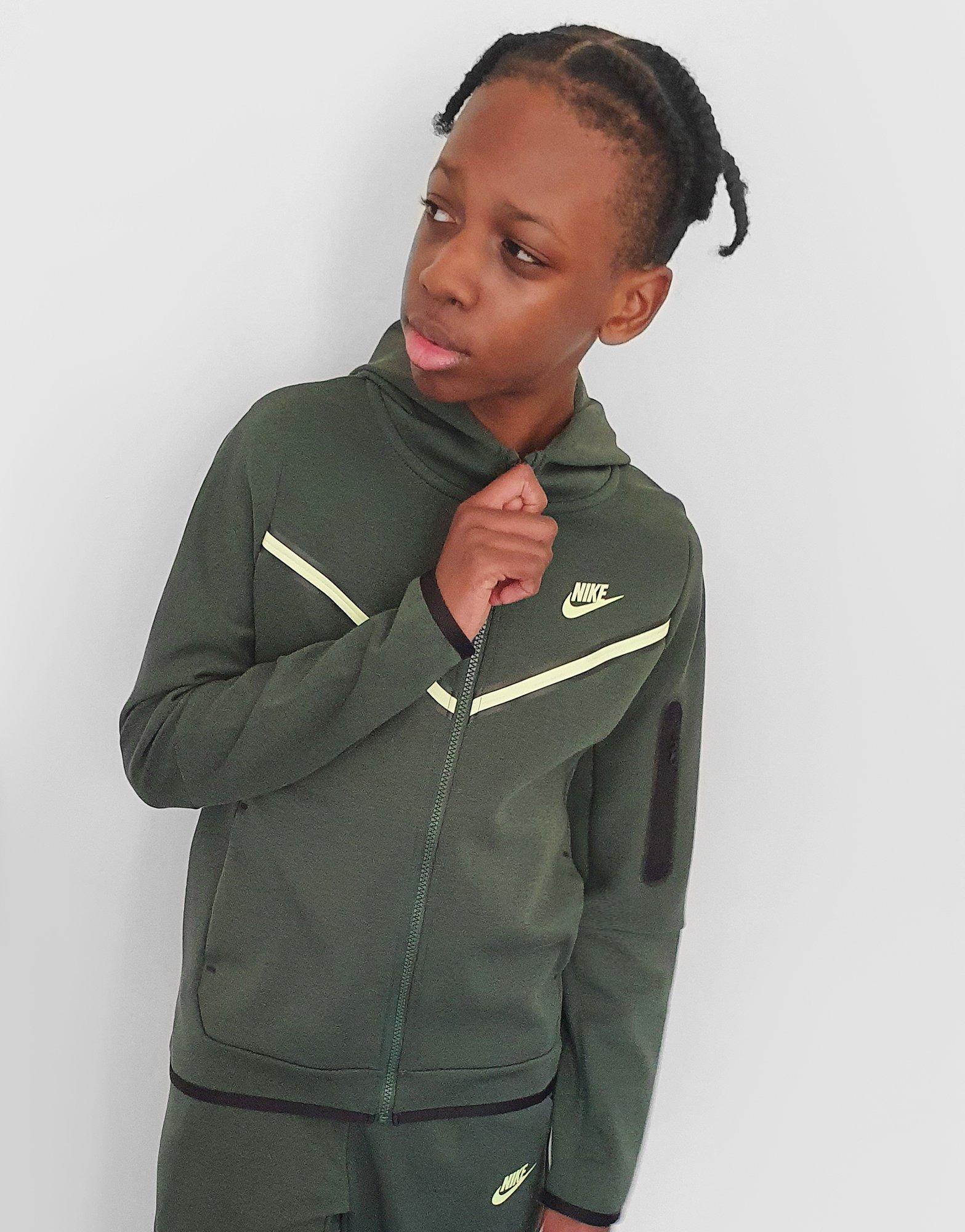 junior nike tech fleece