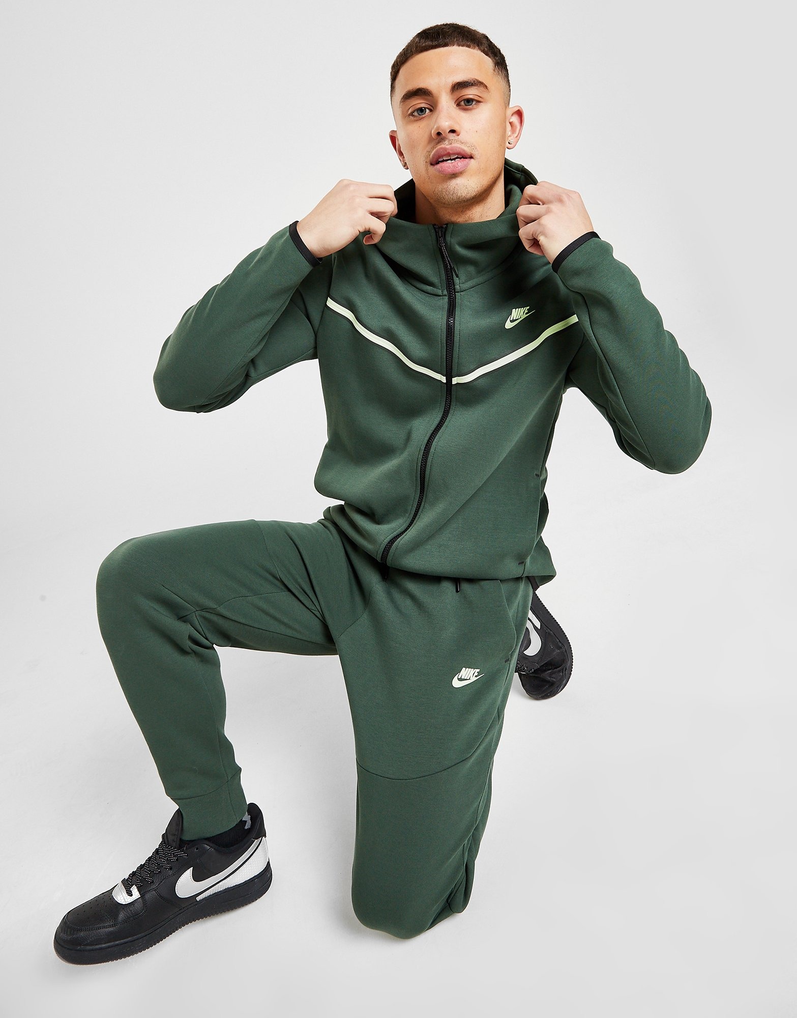 Green Nike Tech Fleece Joggers | JD Sports