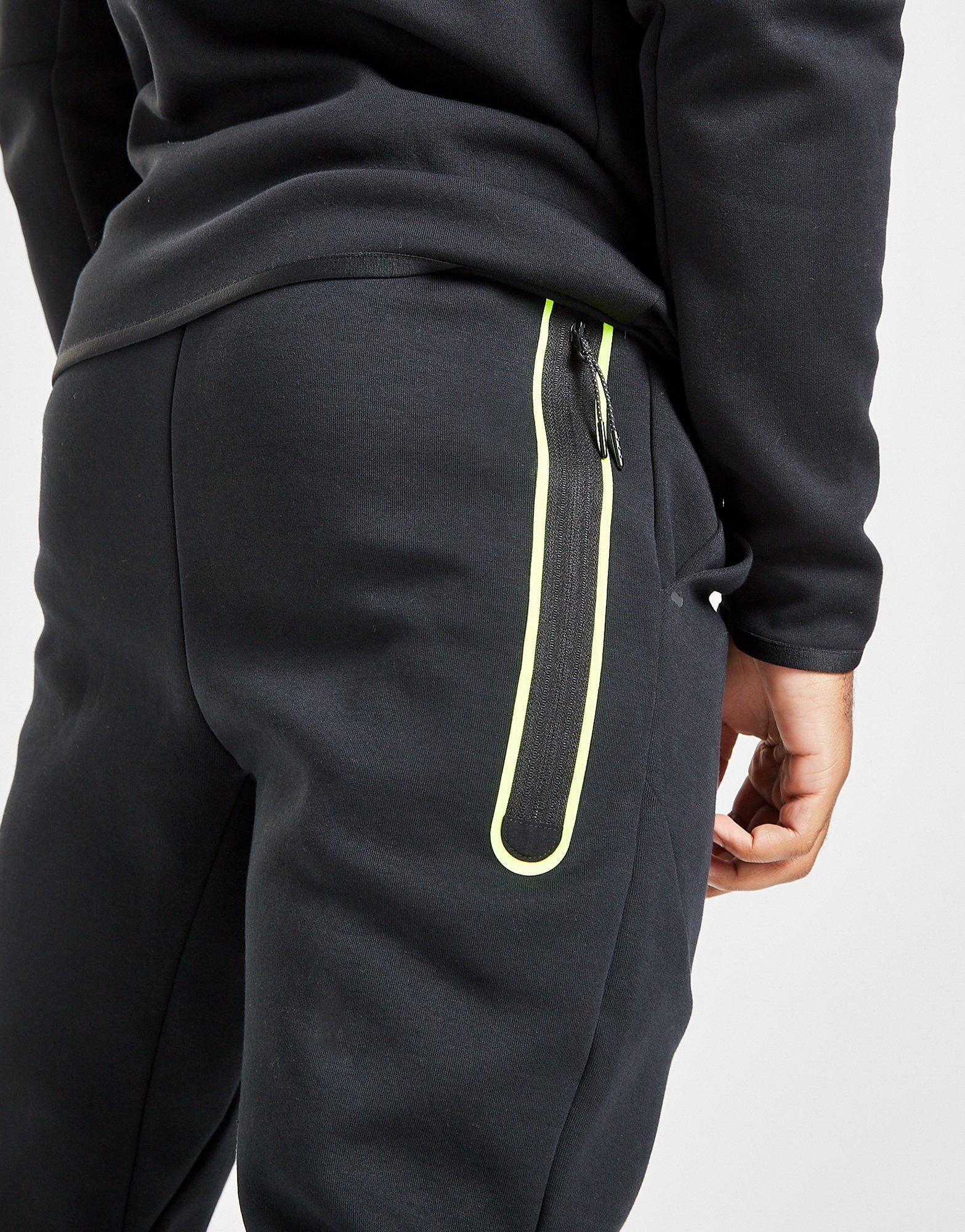 nike tech fleece black joggers