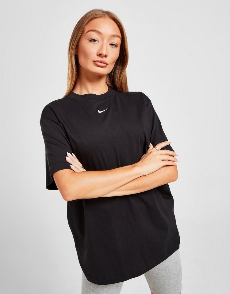 Buy Black Nike Essential Logo Boyfriend T-Shirt Women's | JD Sports