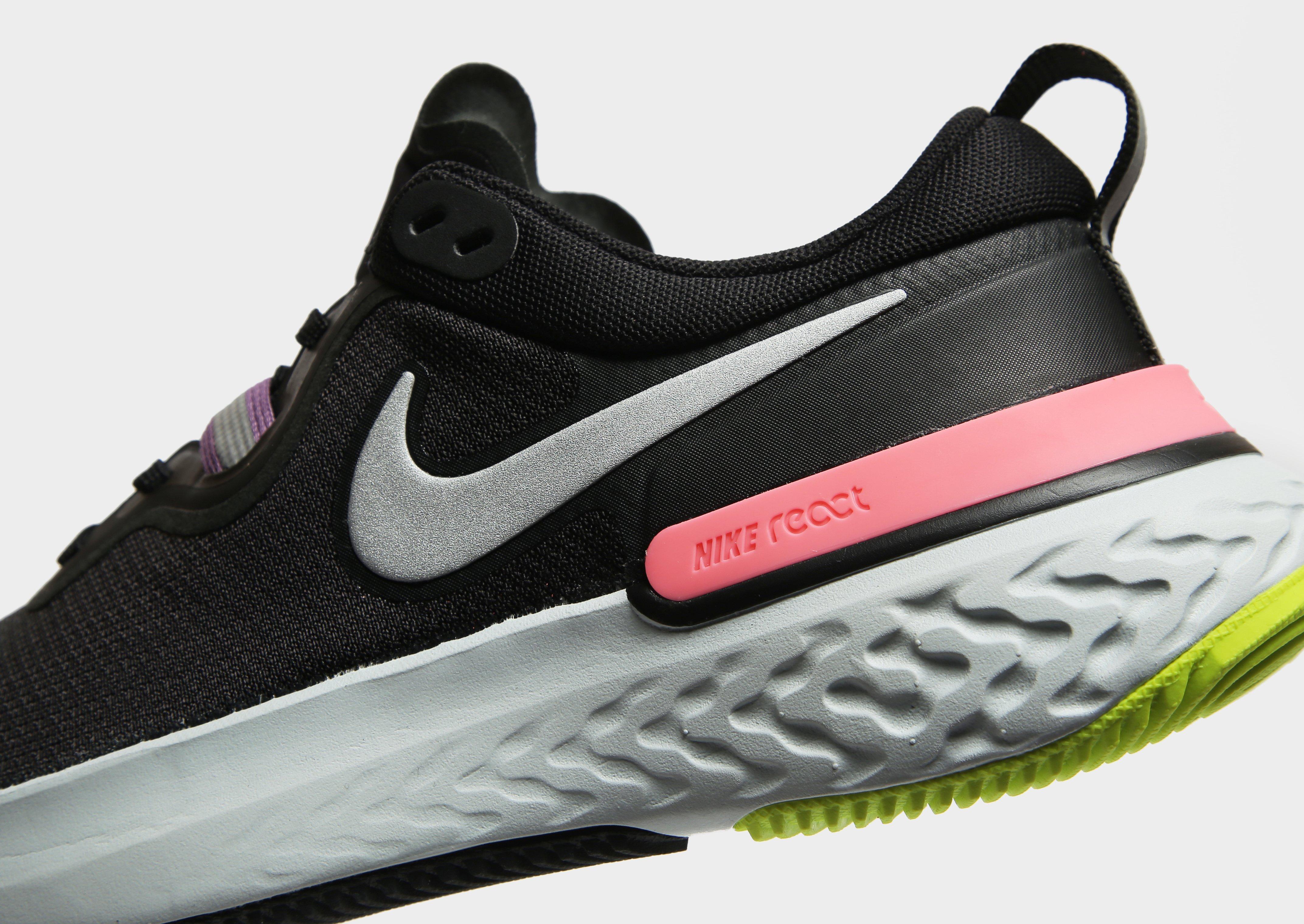 black nike reacts womens