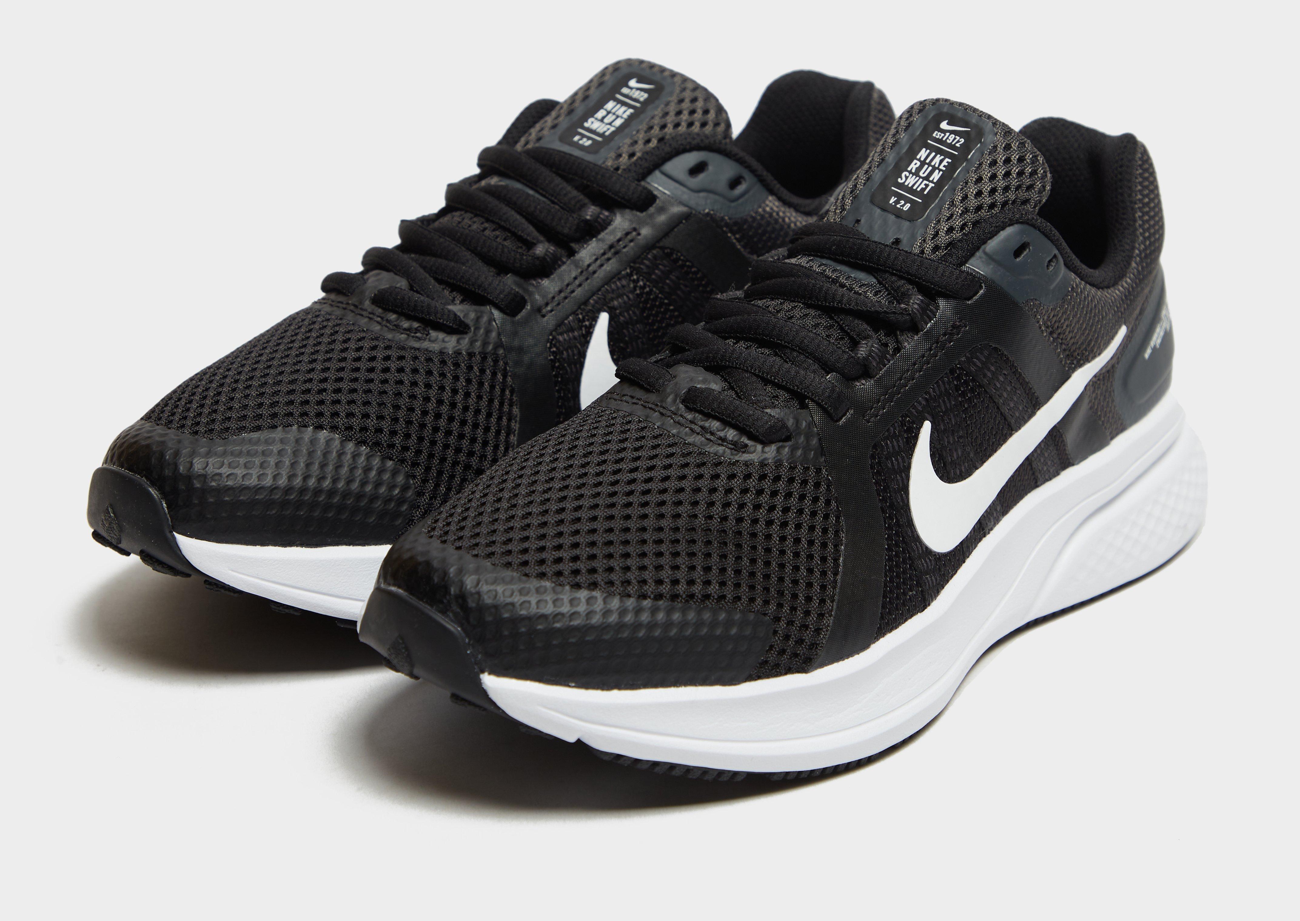 nike run swift all black