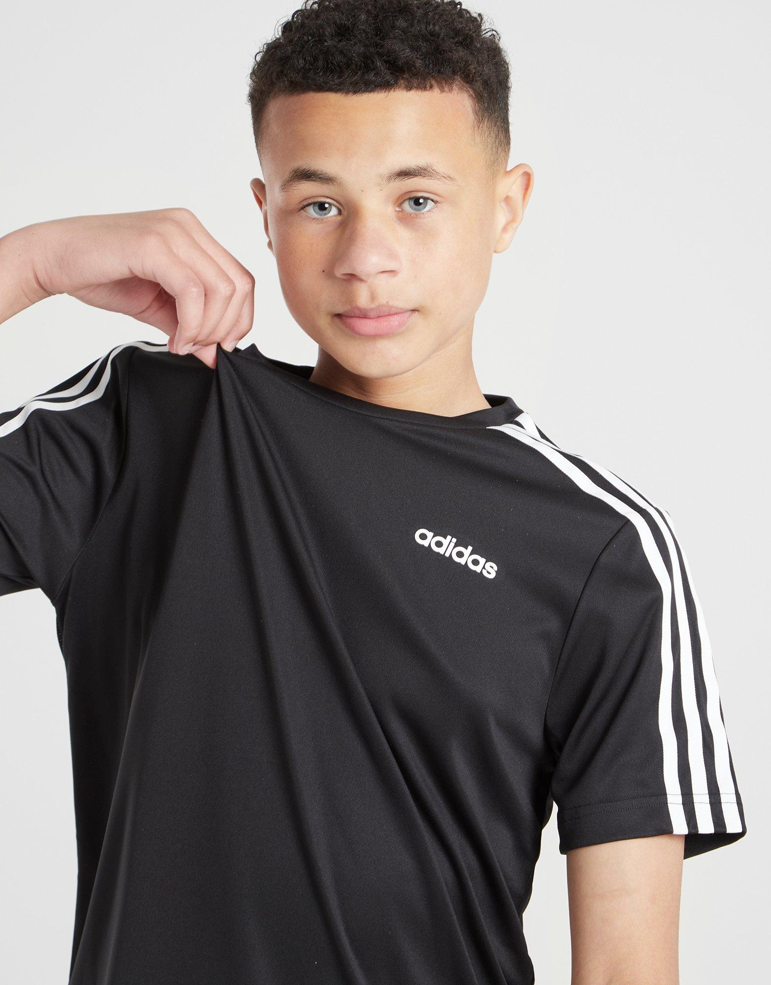 junior nike t shirt and shorts set