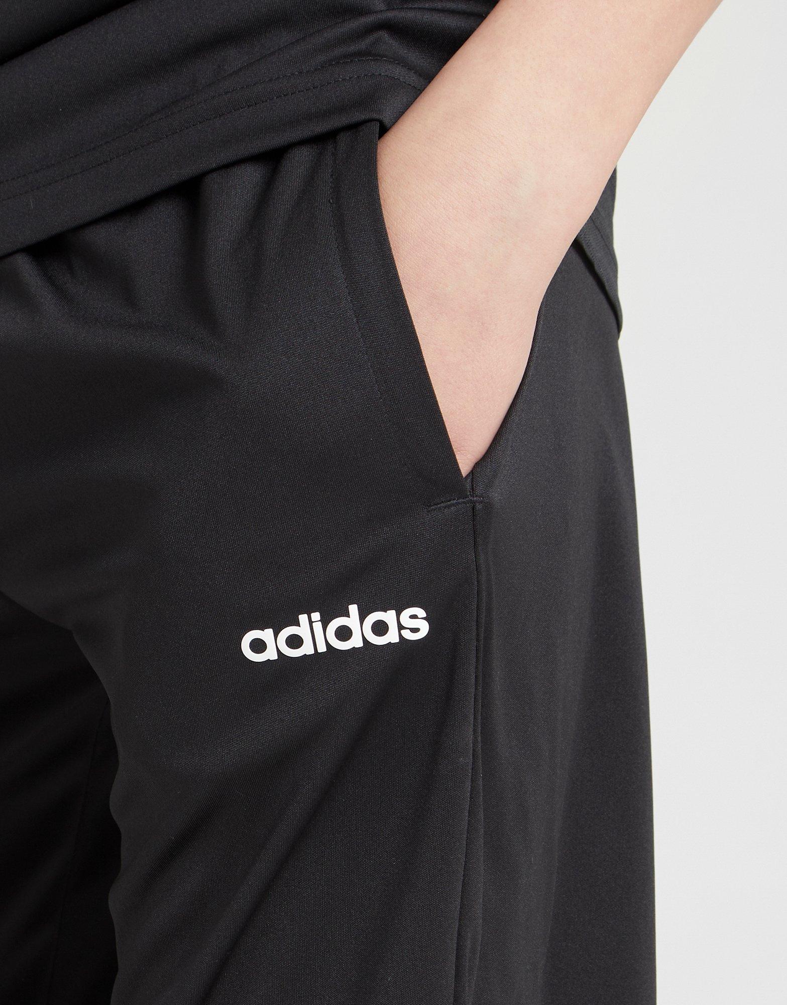 junior nike t shirt and shorts set