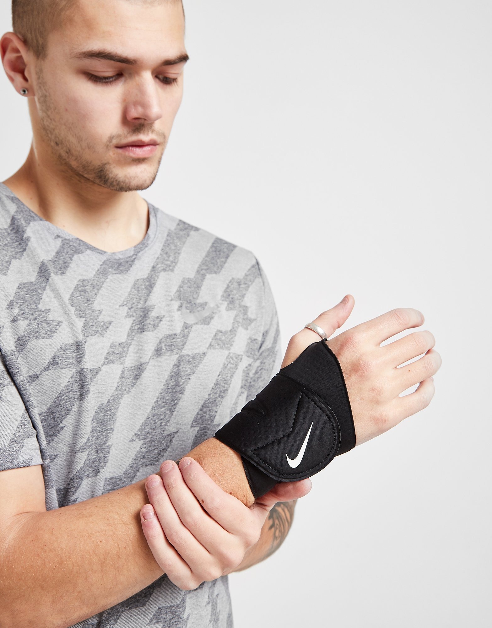Protège-poignet Nike Pro Combat Wrist Wrap 2.0 noir blanc