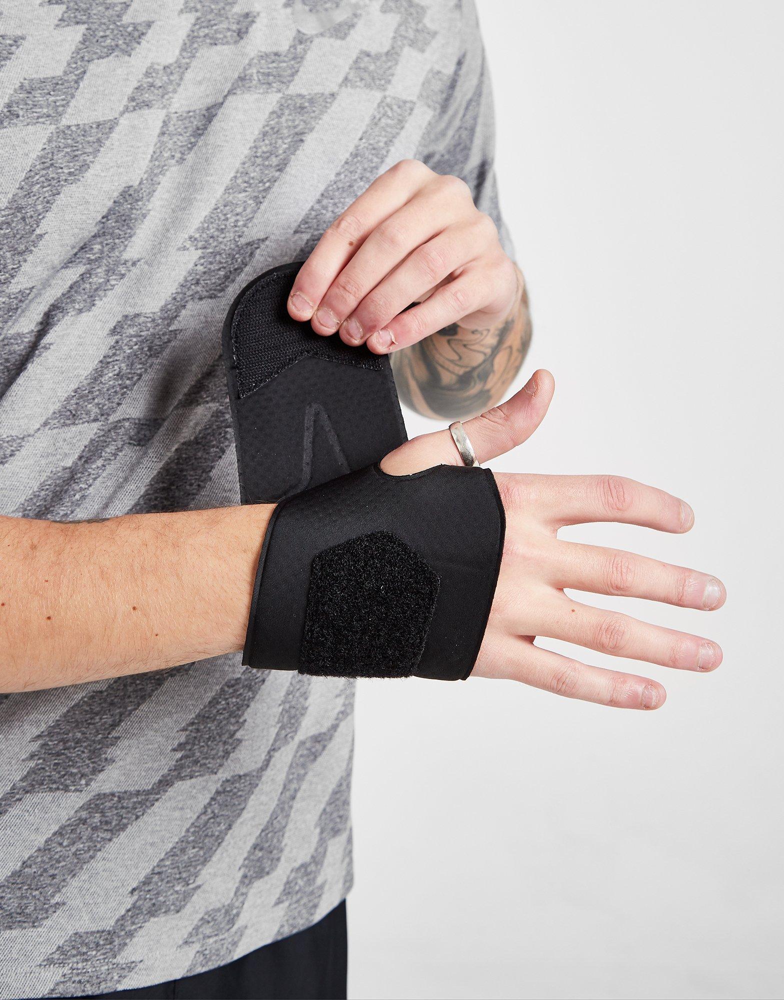 nike pro wrist and thumb wrap 2.0