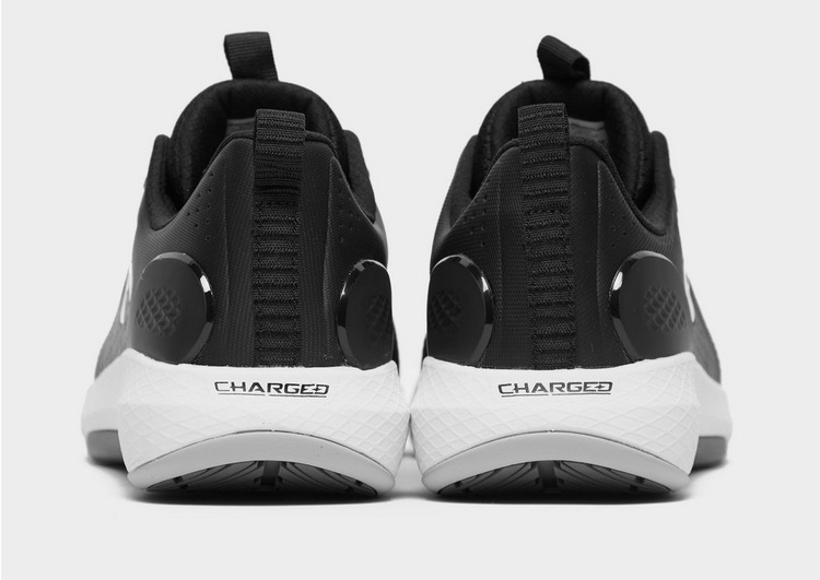 Under Armour Commit TR 3