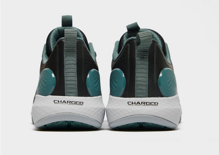 Under Armour Commit TR 3