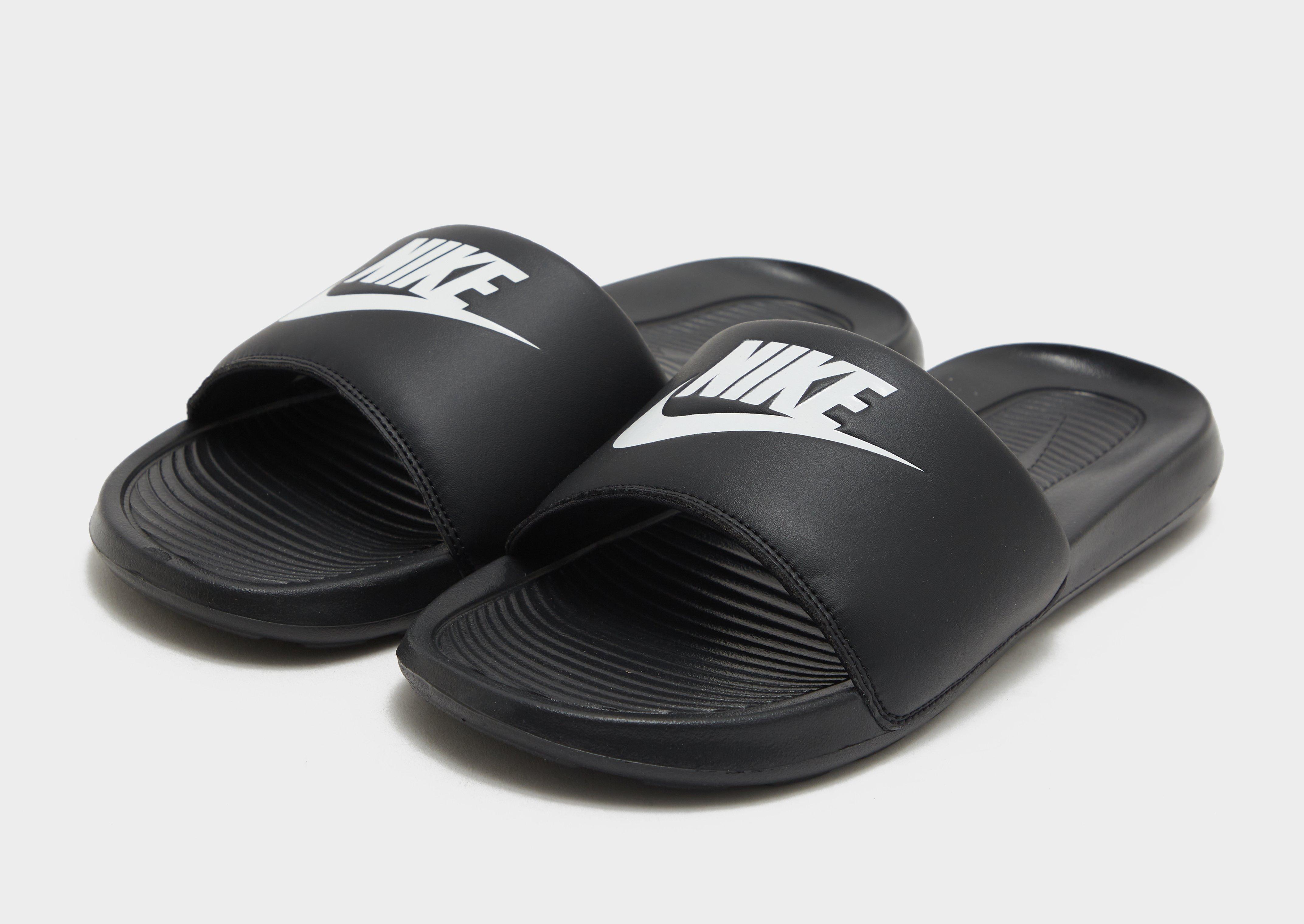 Nike Victori Slides