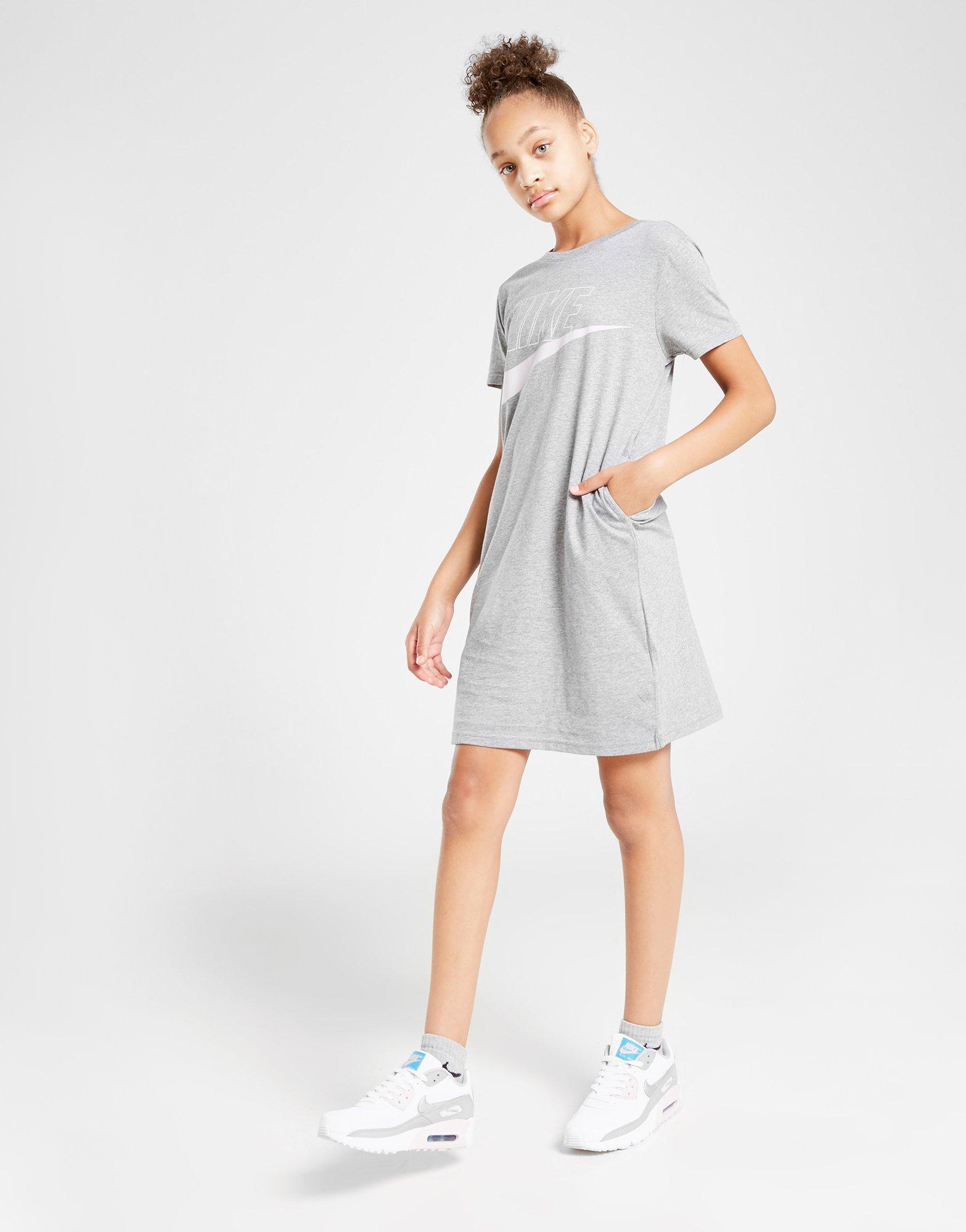 shattered backboard 1.0 on feet