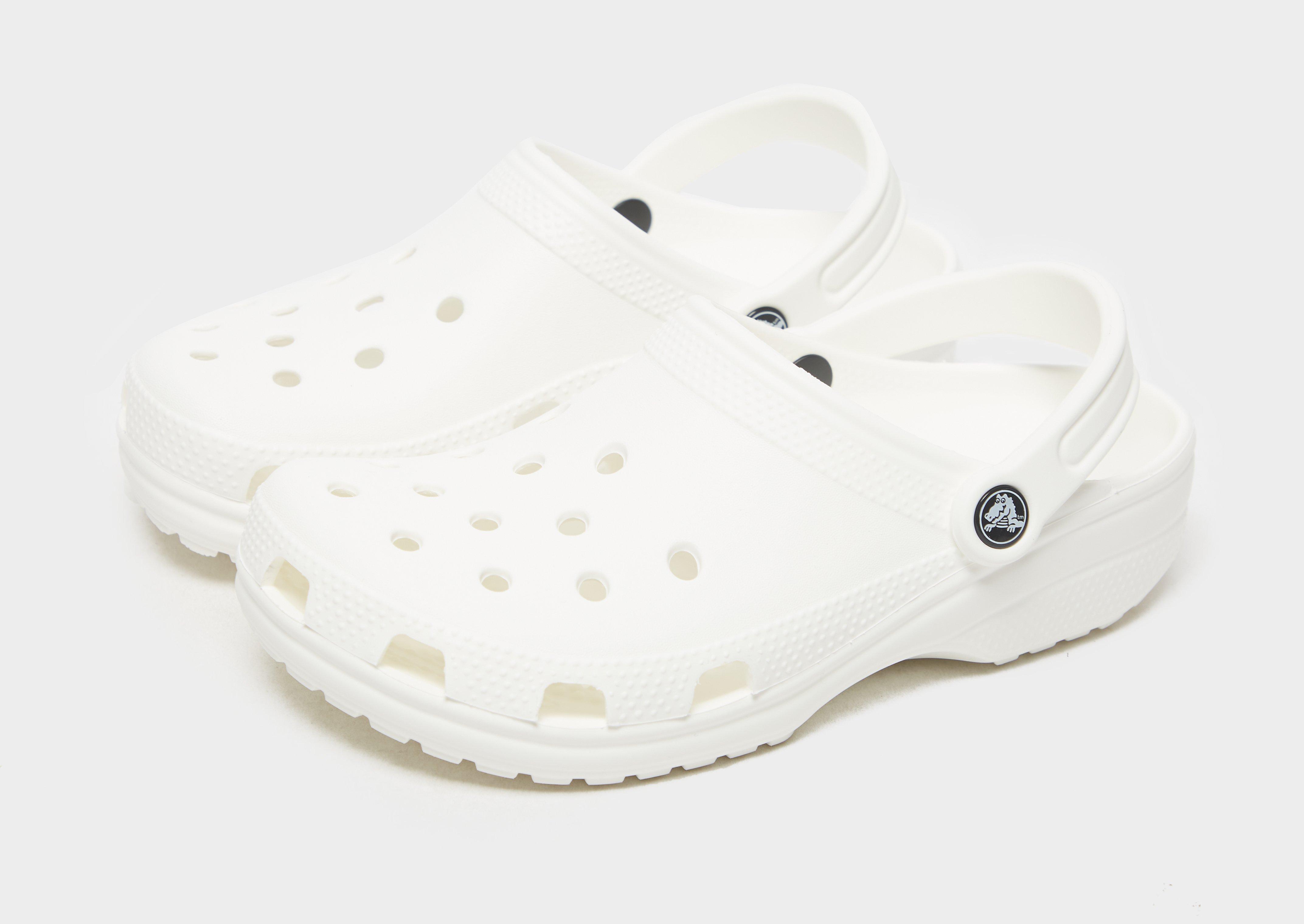 Crocs cb best sale white casual sandals