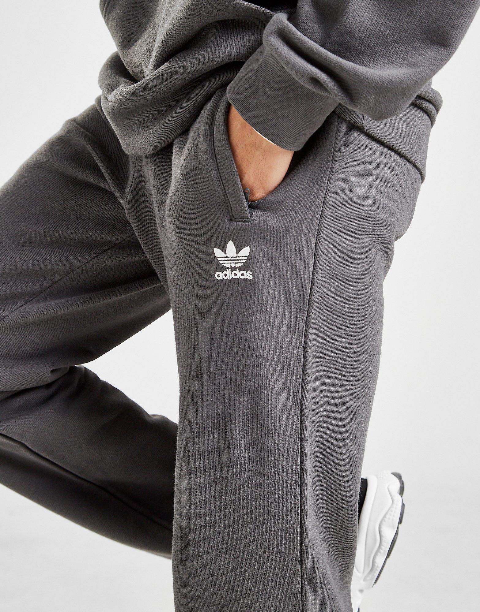 adidas originals essential trefoil cuffed fleece pants