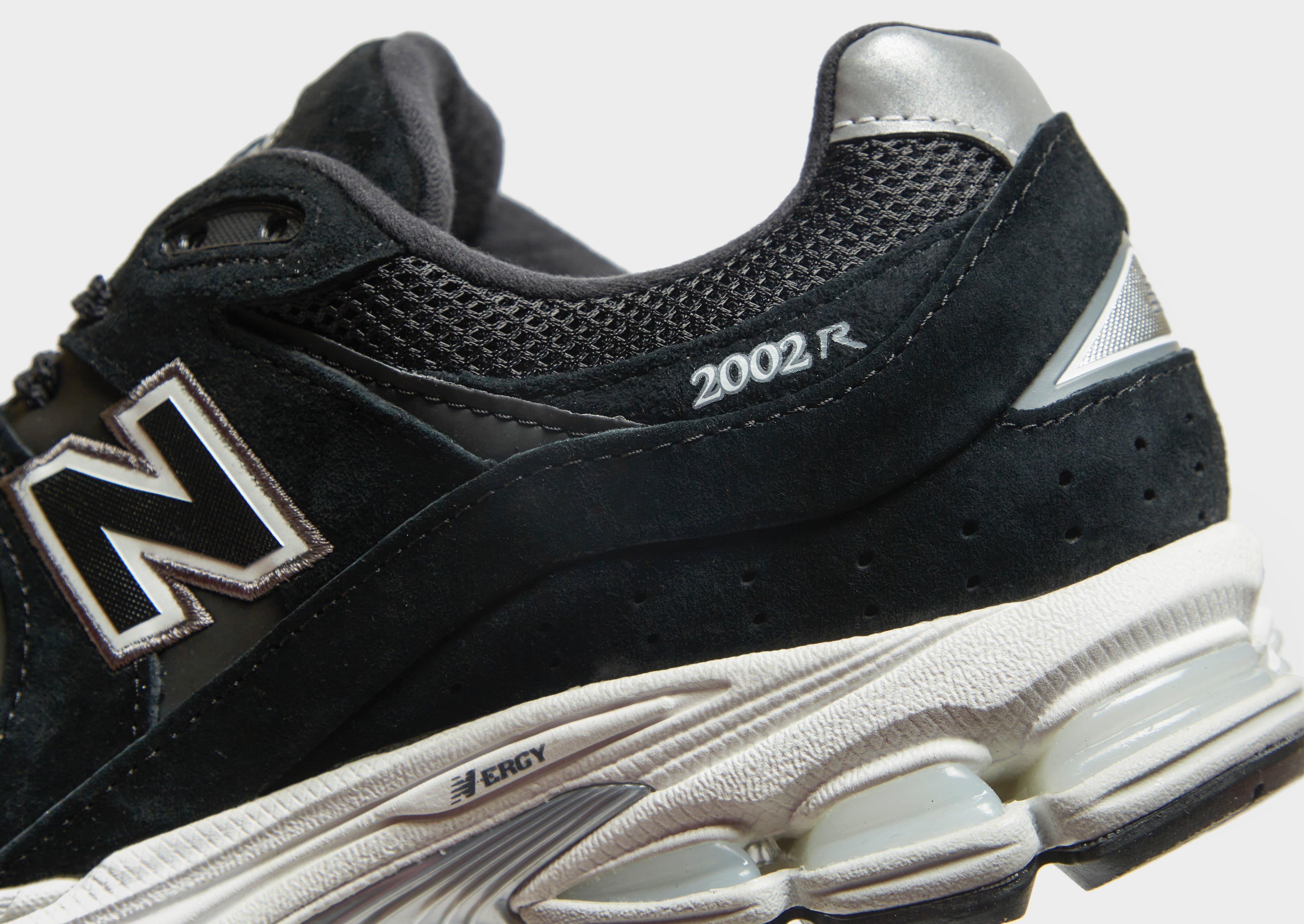 New Balance 2002R in Schwarz