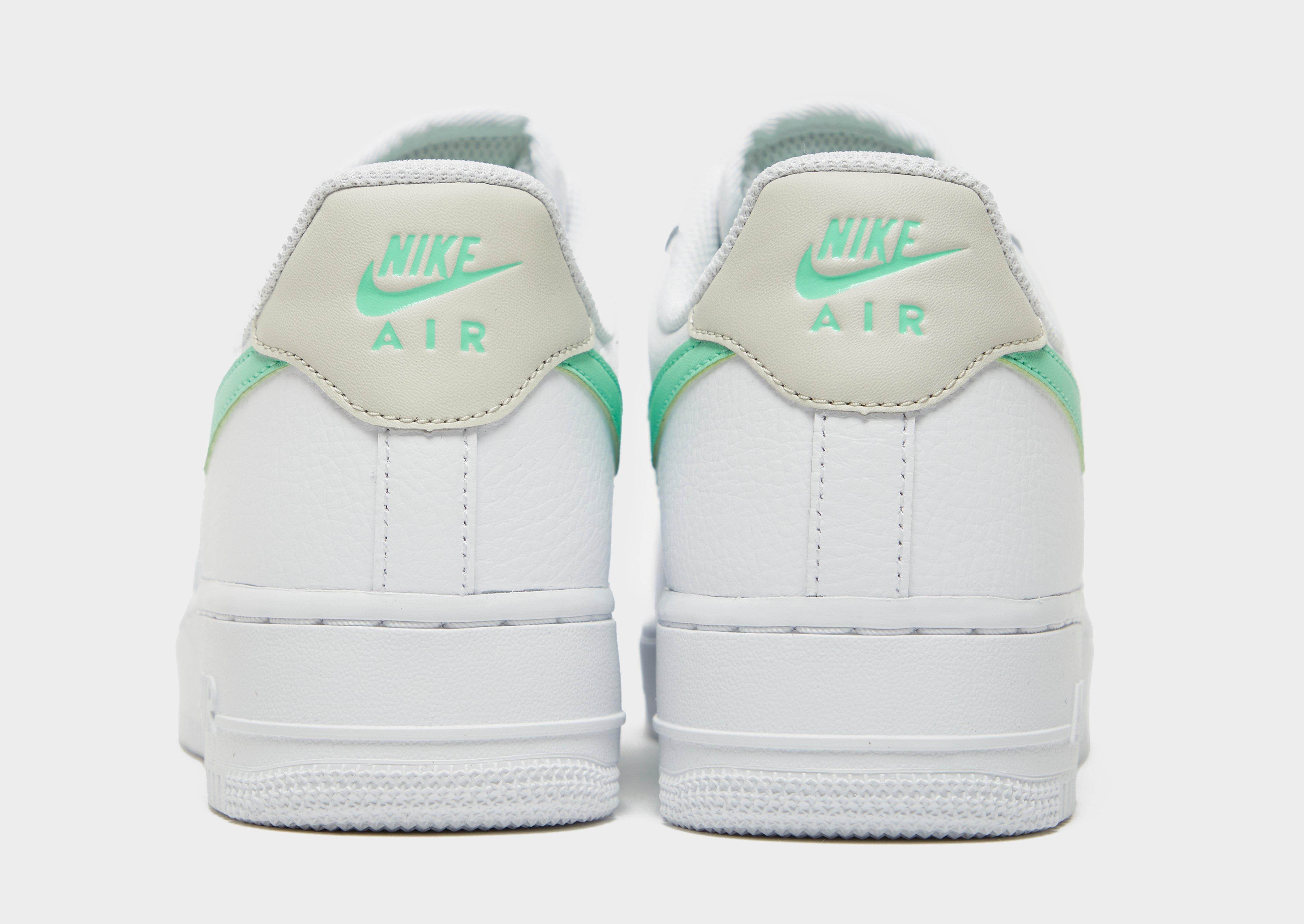 Nike Air Force 1 '07 LV8 Dames