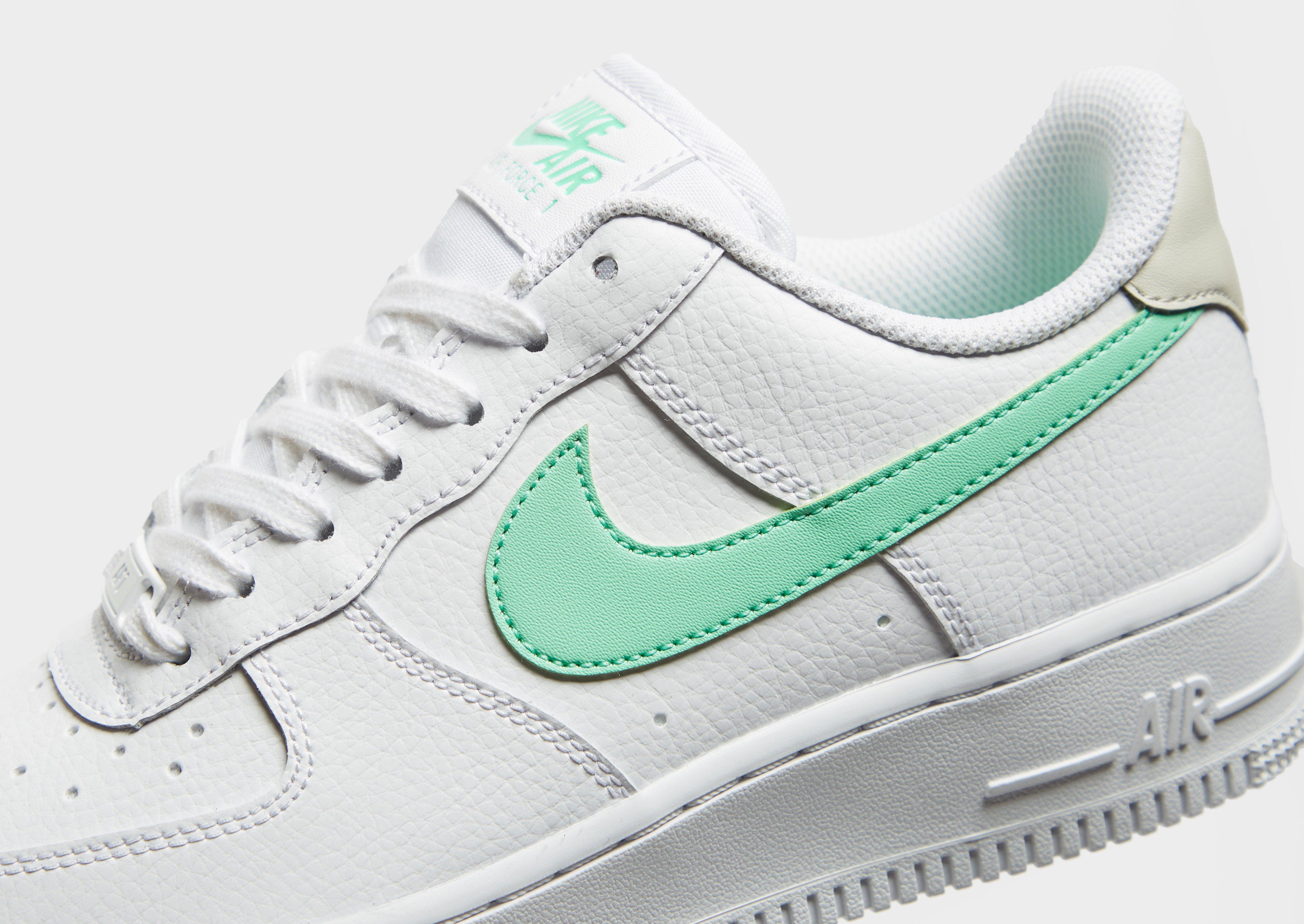 Nike Air Force 1 '07 LV8 Dames