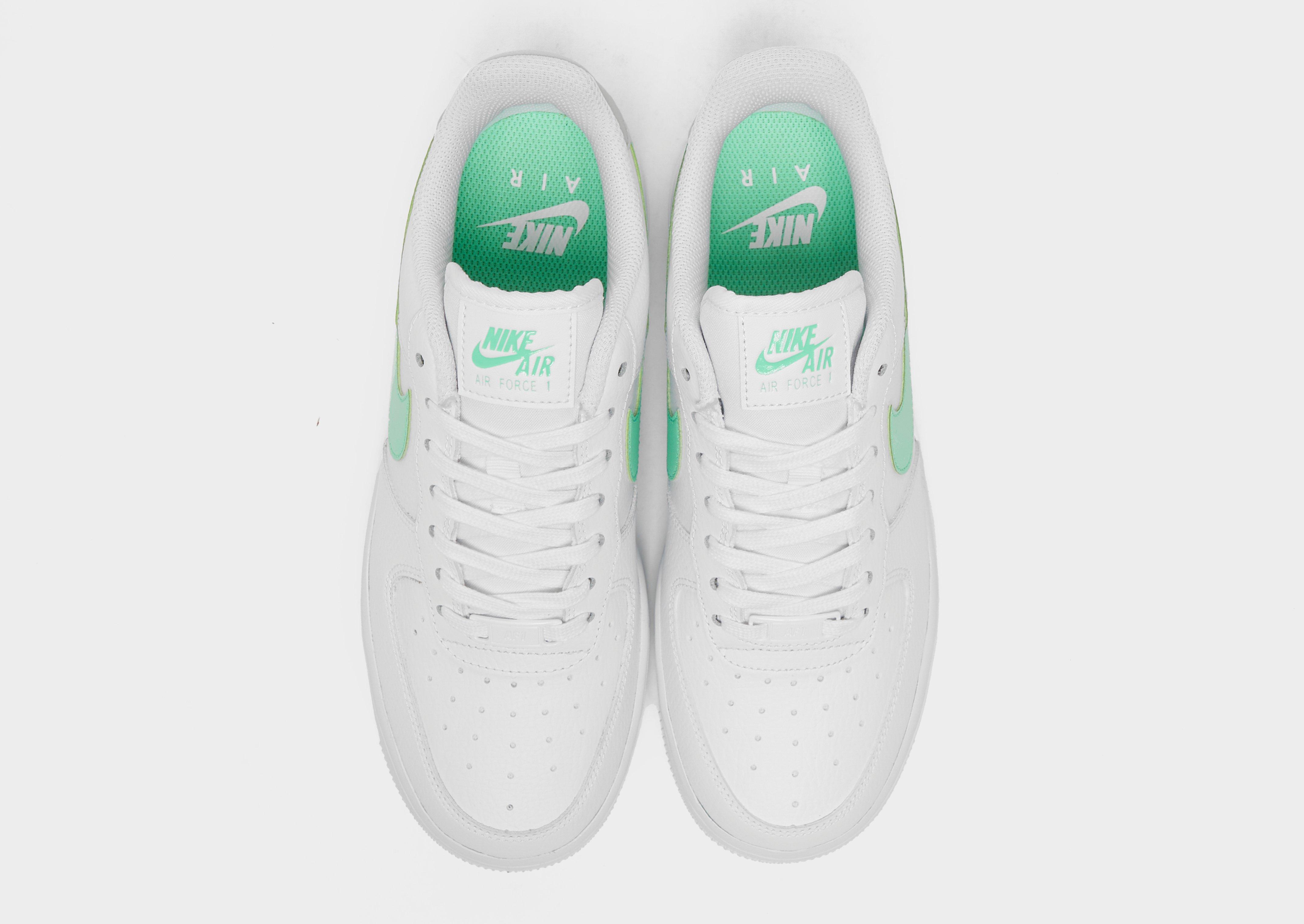 Nike Air Force 1 '07 LV8 Dames