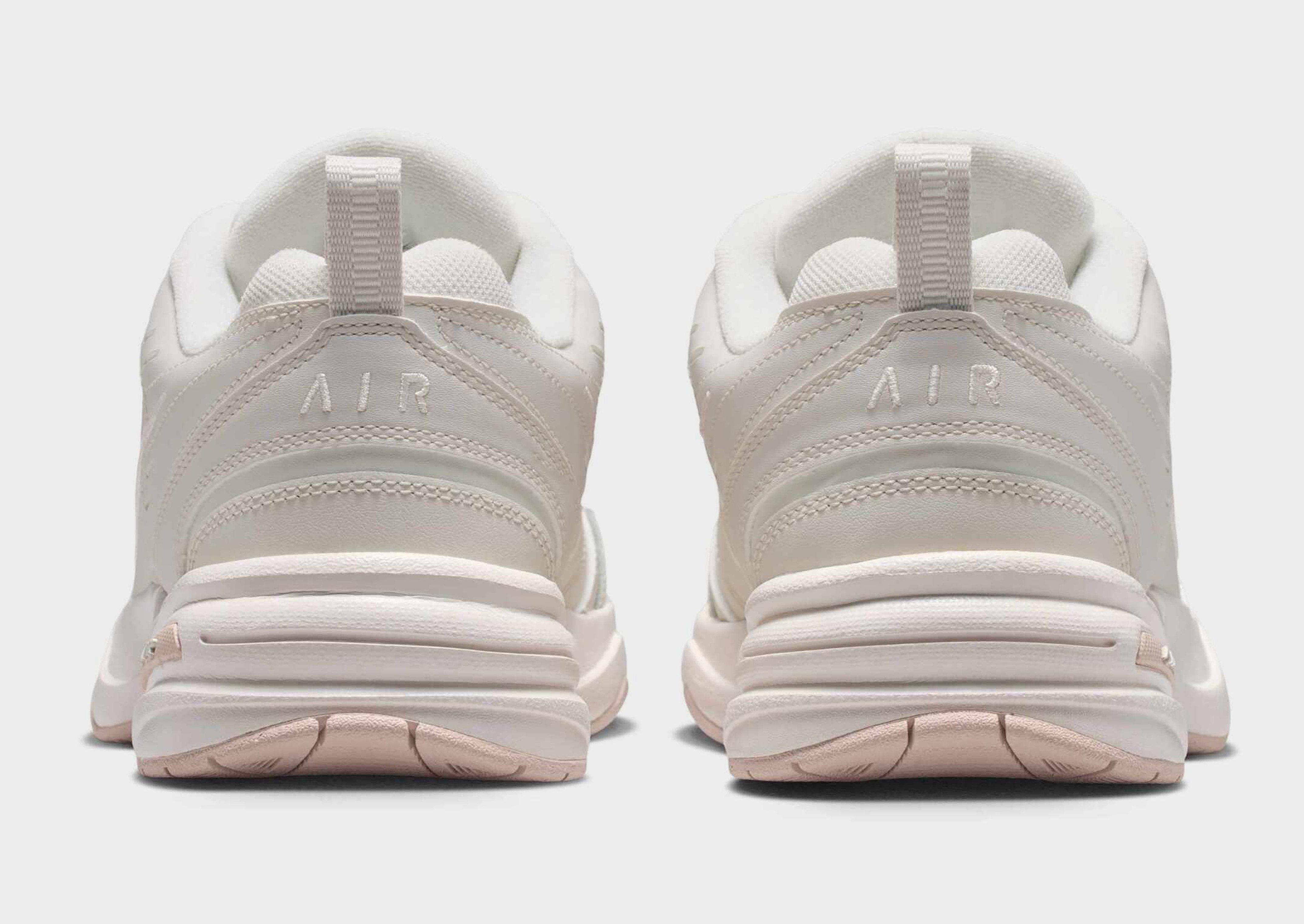 Nike A.MONARCH IV