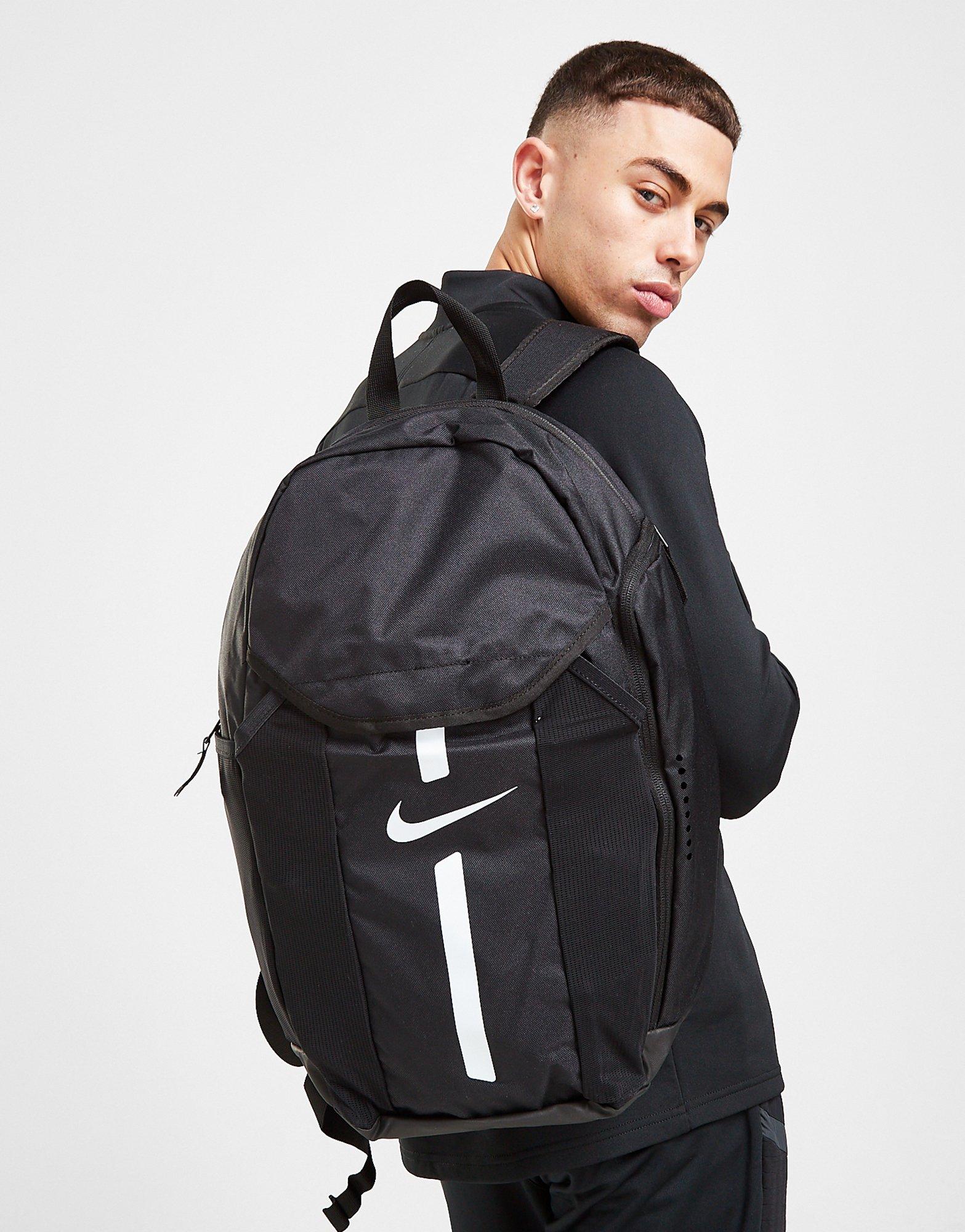 creer almohadilla Serpiente Nike mochila Academy en Negro | JD Sports España