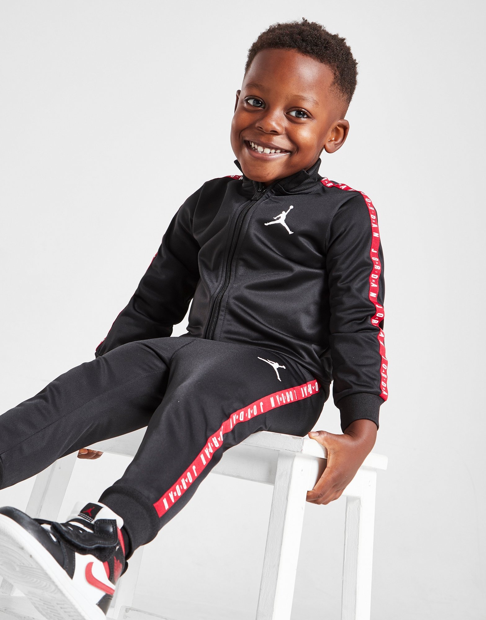 Black jordan tracksuit hotsell