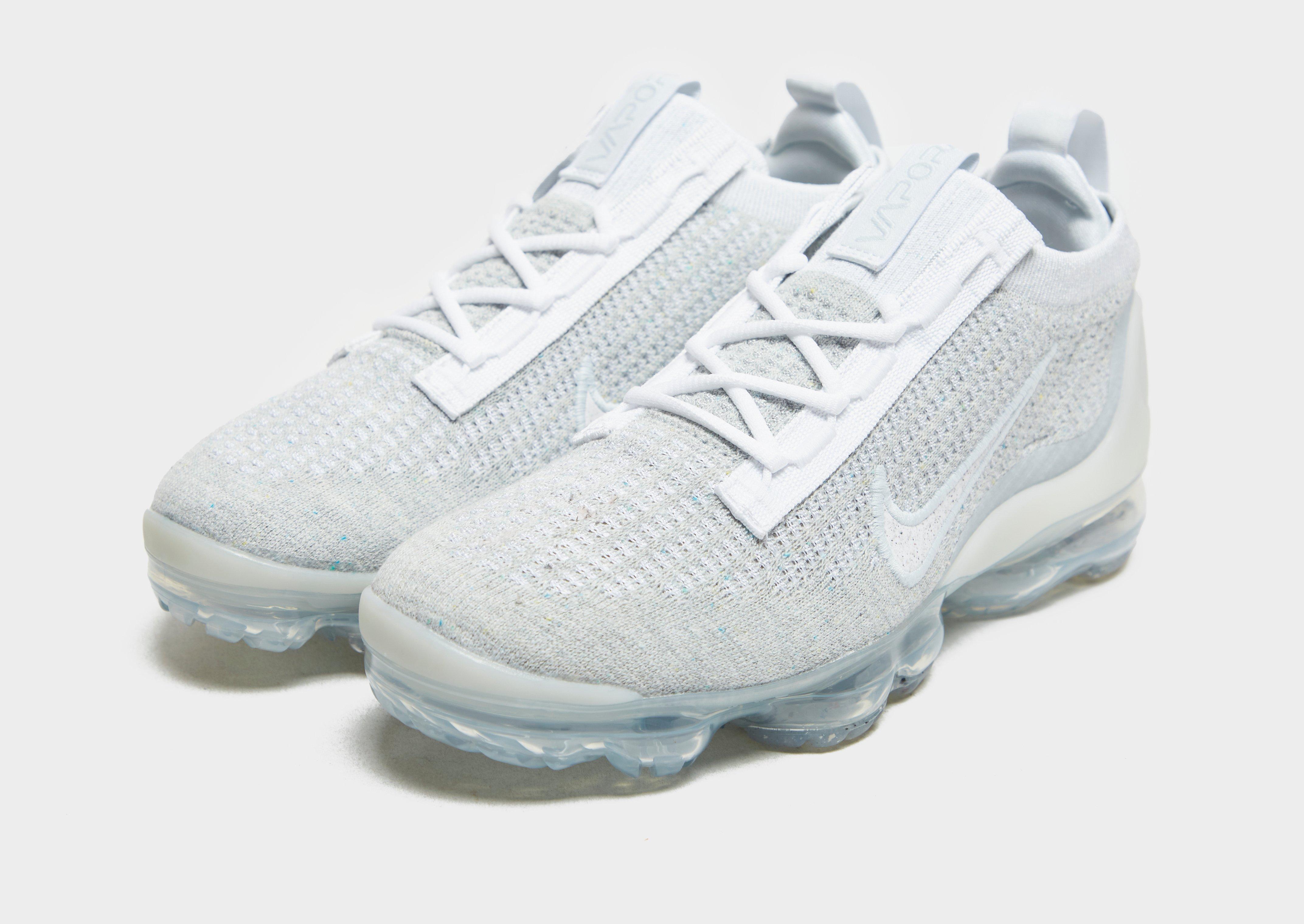 nike women vapormax white