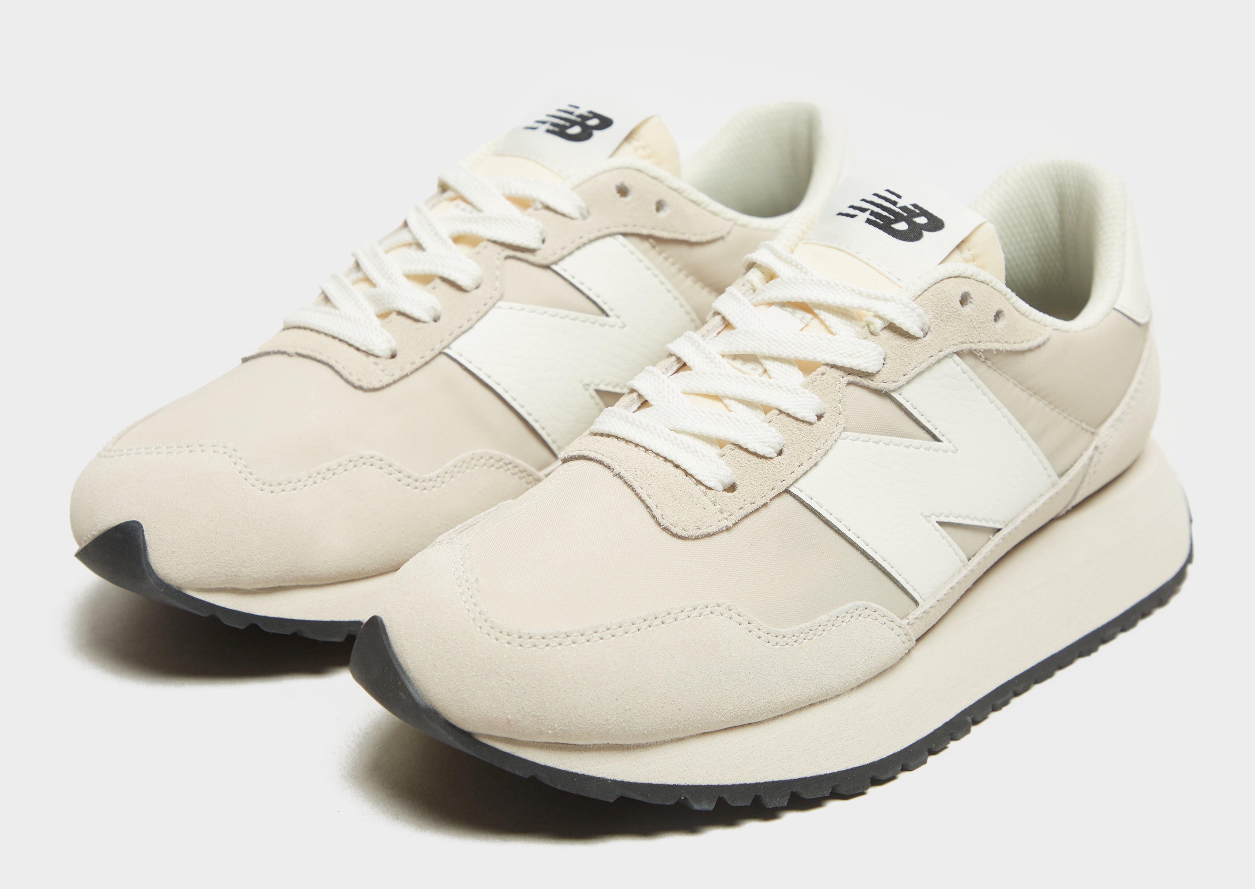 New Balance 237 in Beige