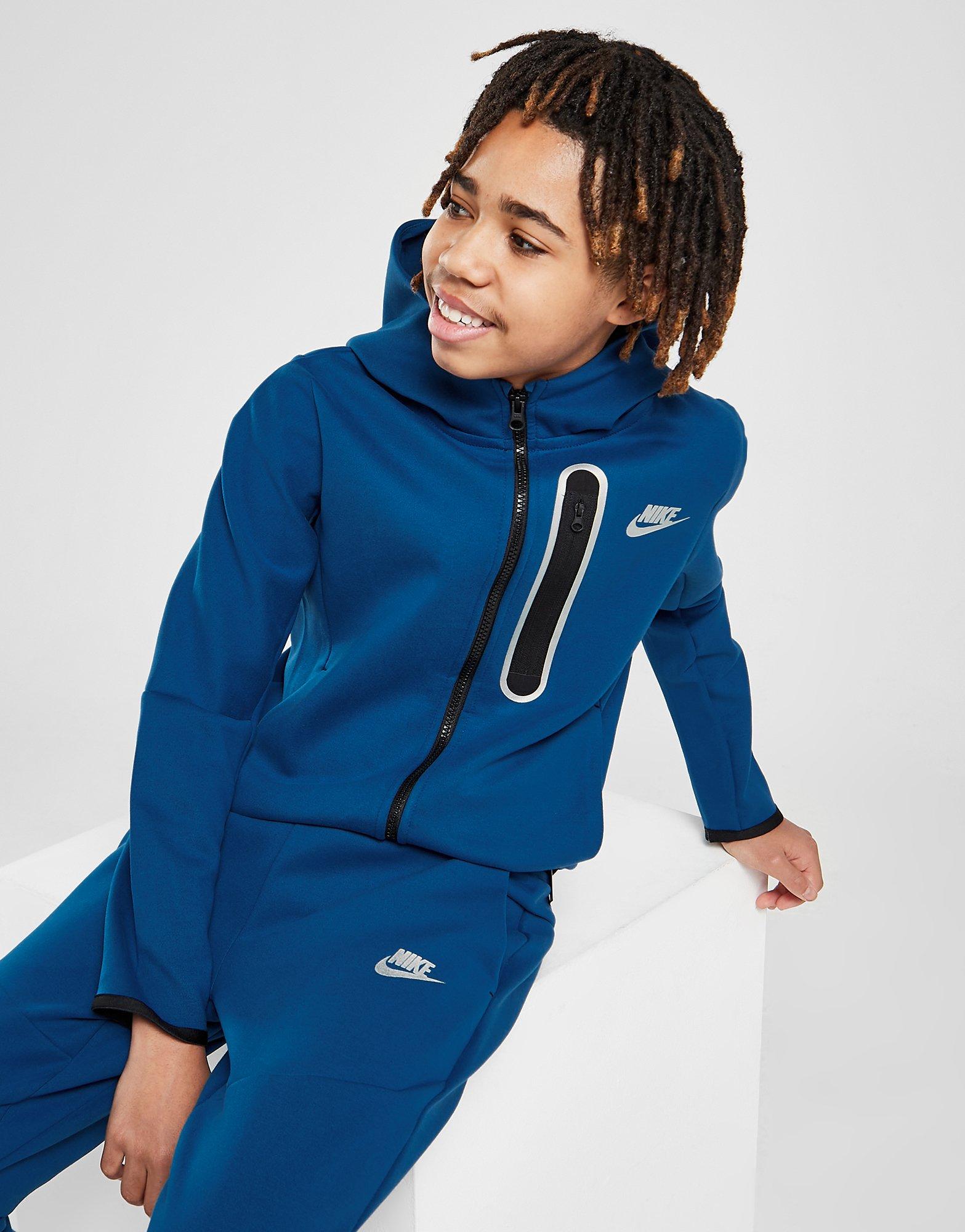 nike hoodie junior