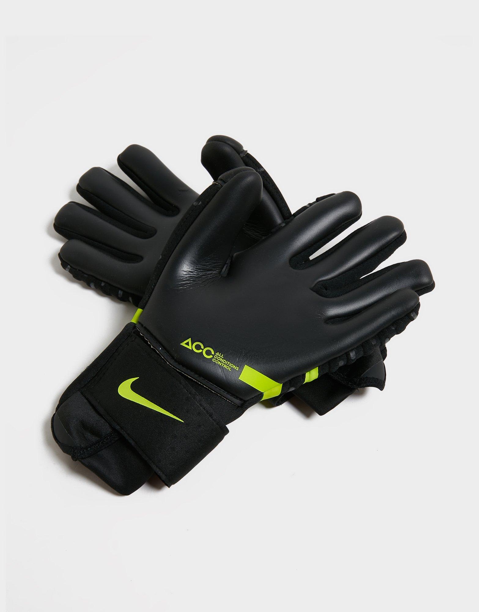 Nike Phantom Elite Goalkeeper Gloves