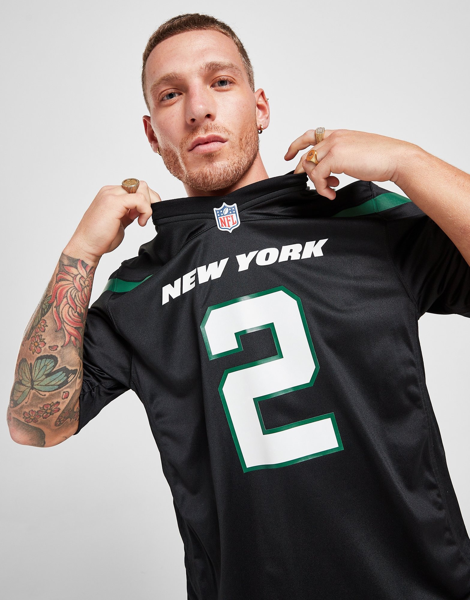 American Football Jerseys, Ball Pumps, Hats & Gear - JD Sports IE