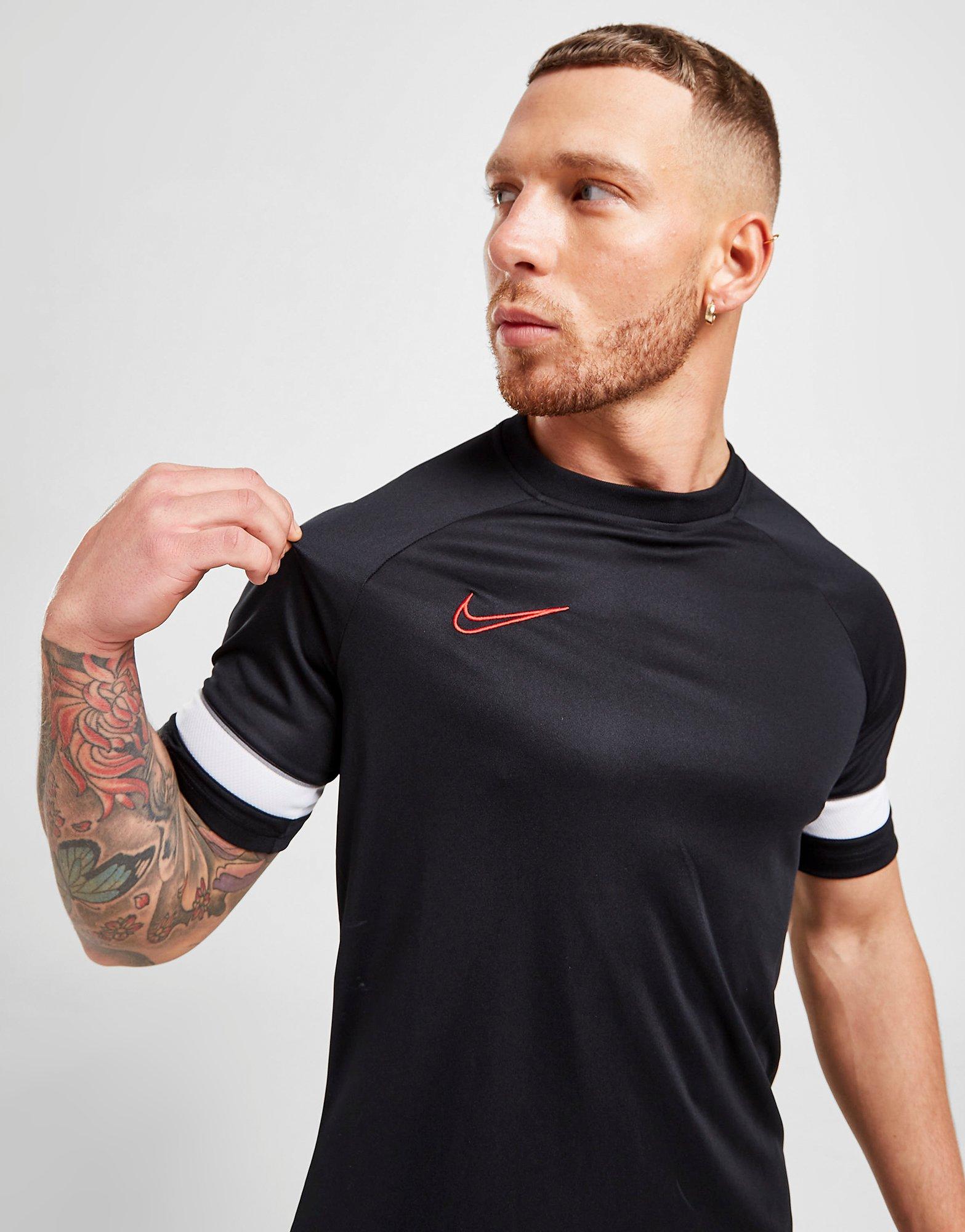 Nike Academy Essential Dri-FIT T-Shirt
