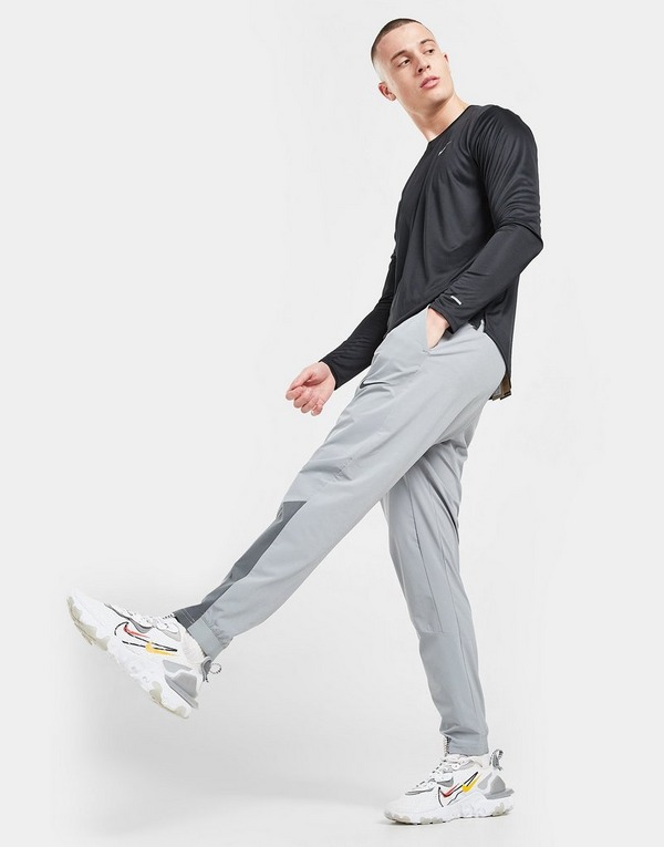 Nike pantalón de chándal Vent en Negro | JD España